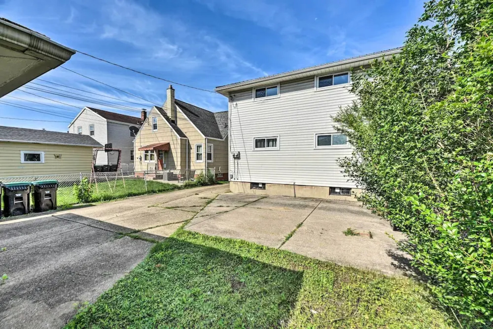 Charming Buffalo Apt: 18 Mi to Niagara Falls!