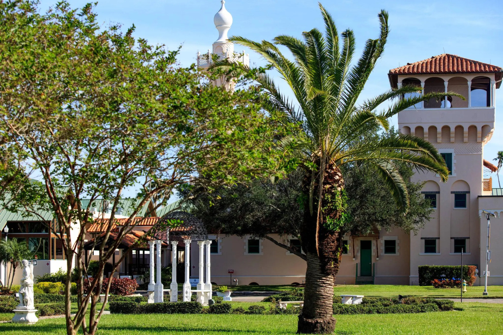 The Vinoy Resort & Golf Club, Autograph Collection