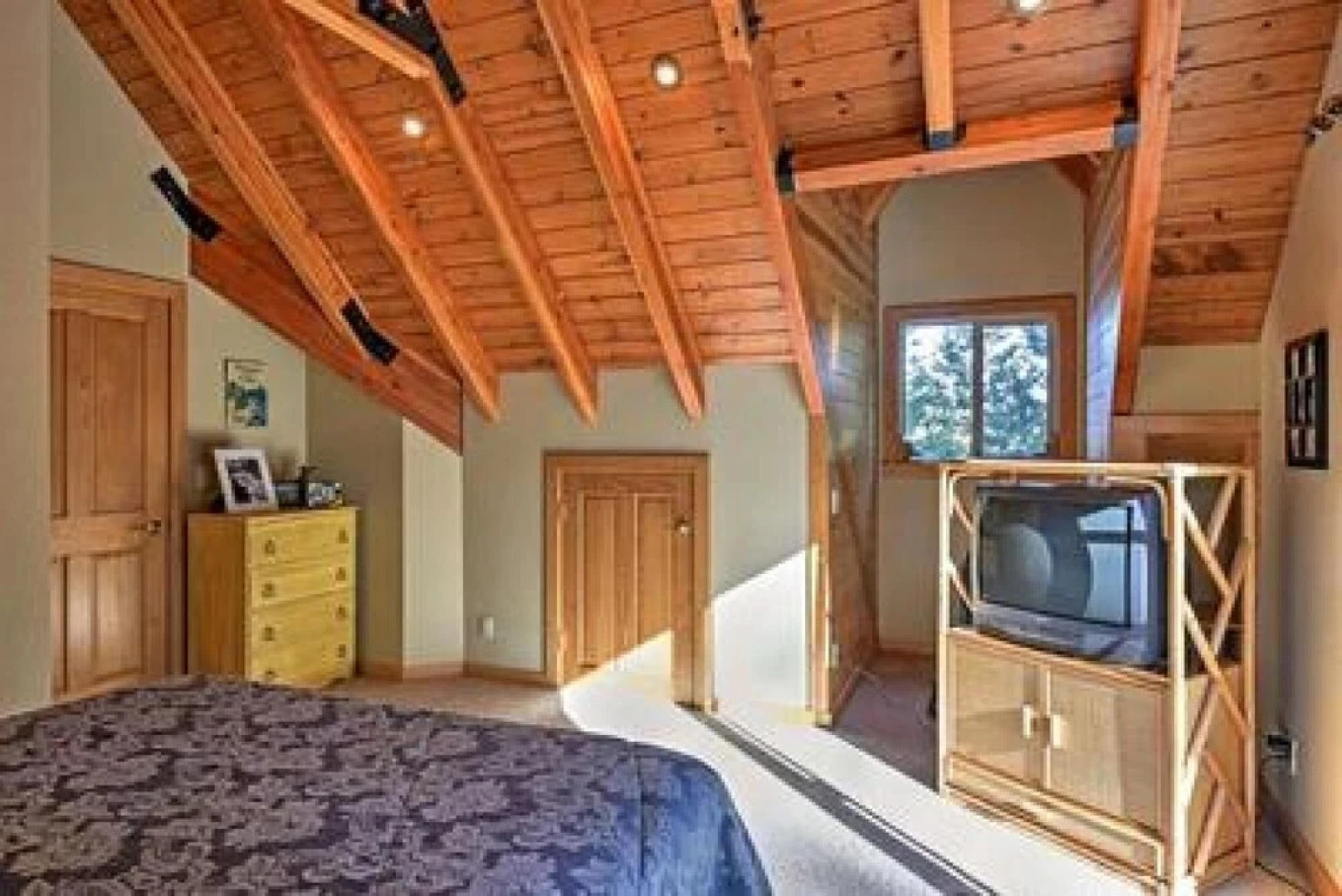 Antelope Way Criterion 64 - Ember