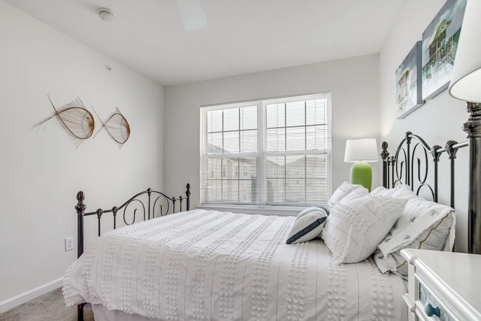 Shared Pool & Bay Access: Ocean View Retreat