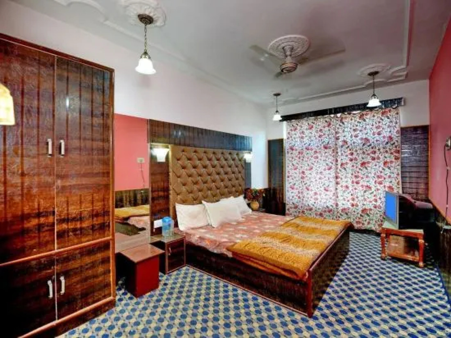 Green Kohinoor Resort