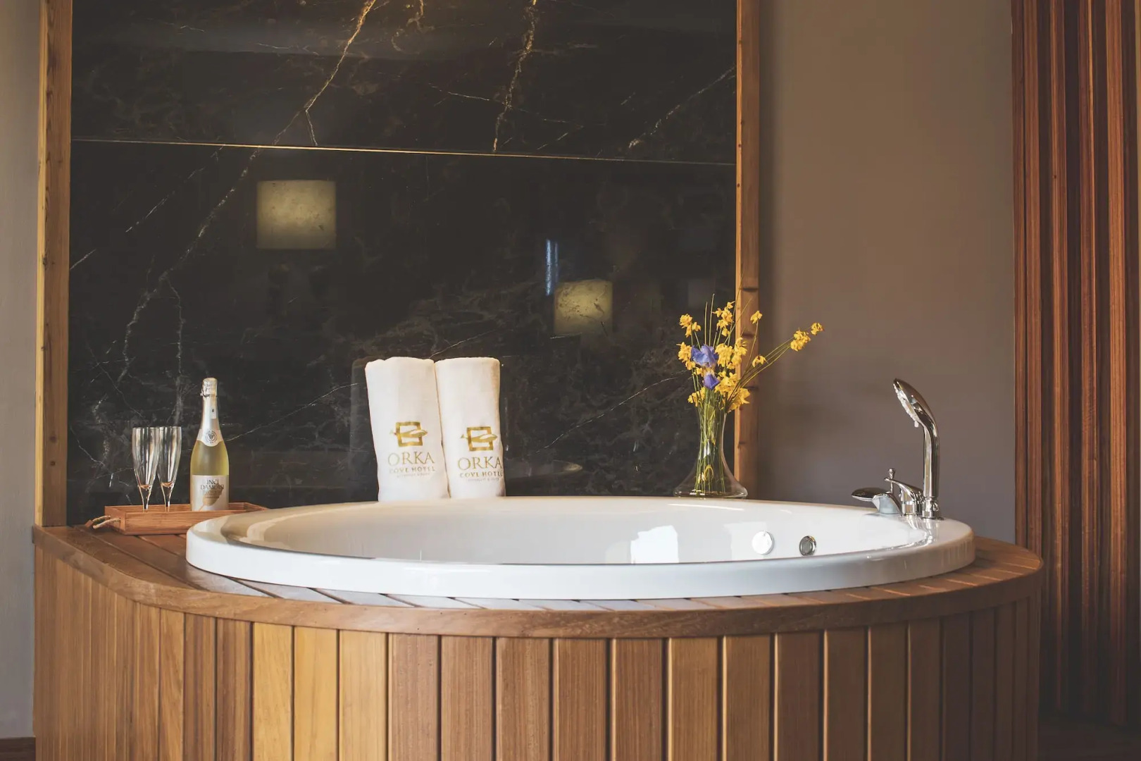 Orka Cove Hotel Penthouse & Suites - Adults Only