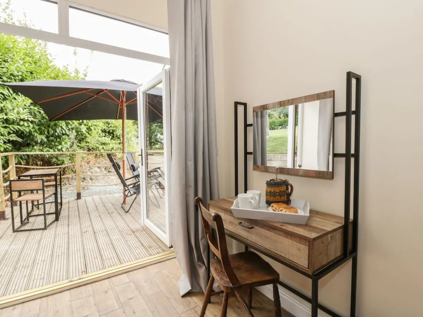 Rhianwen, Plas Moelfre Hall Barns