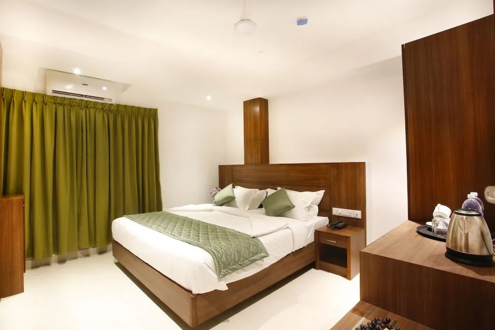 Hotel Navarathna