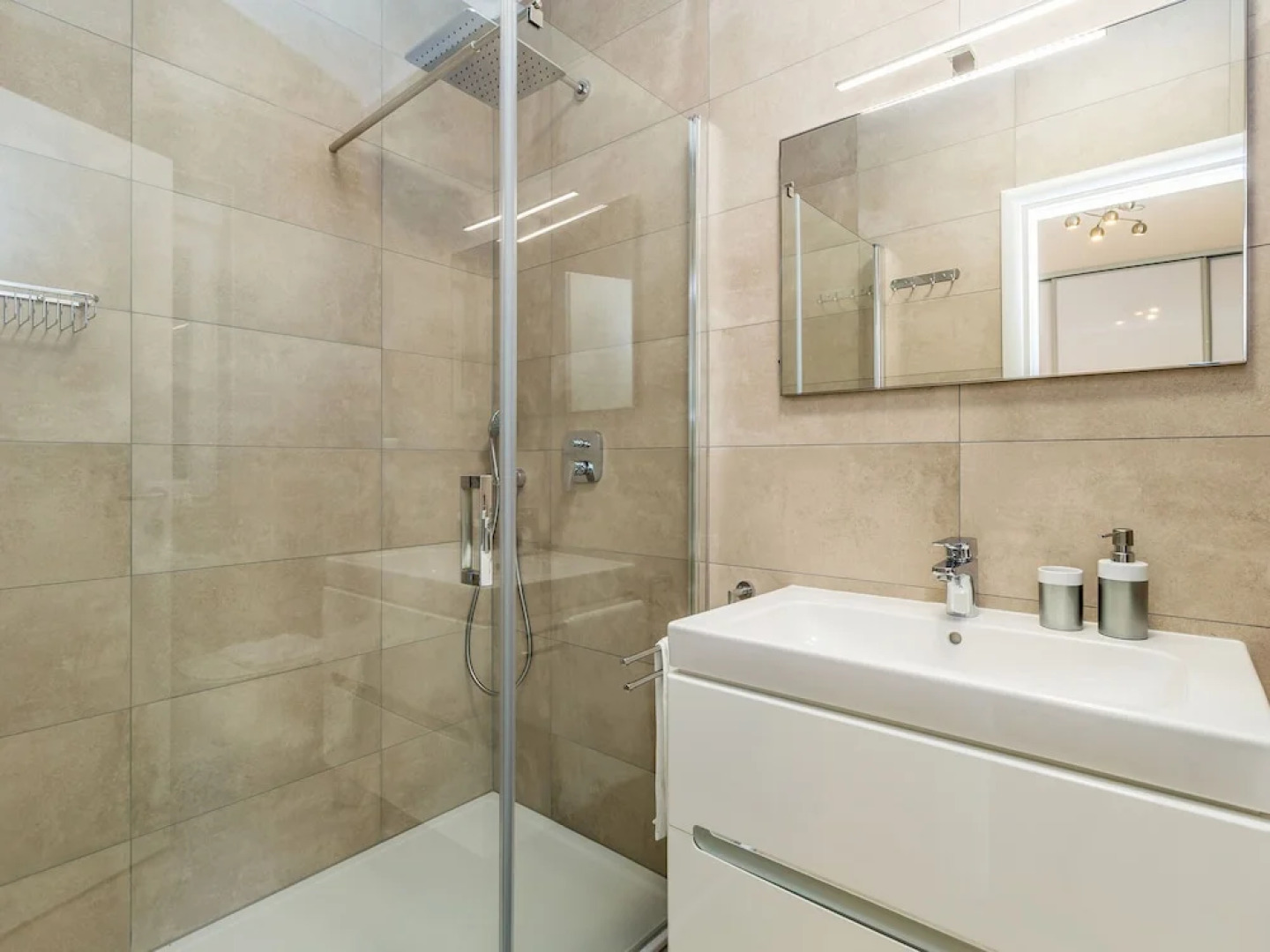 Scenic Villa in Linardi?i With Private Swimming Pool