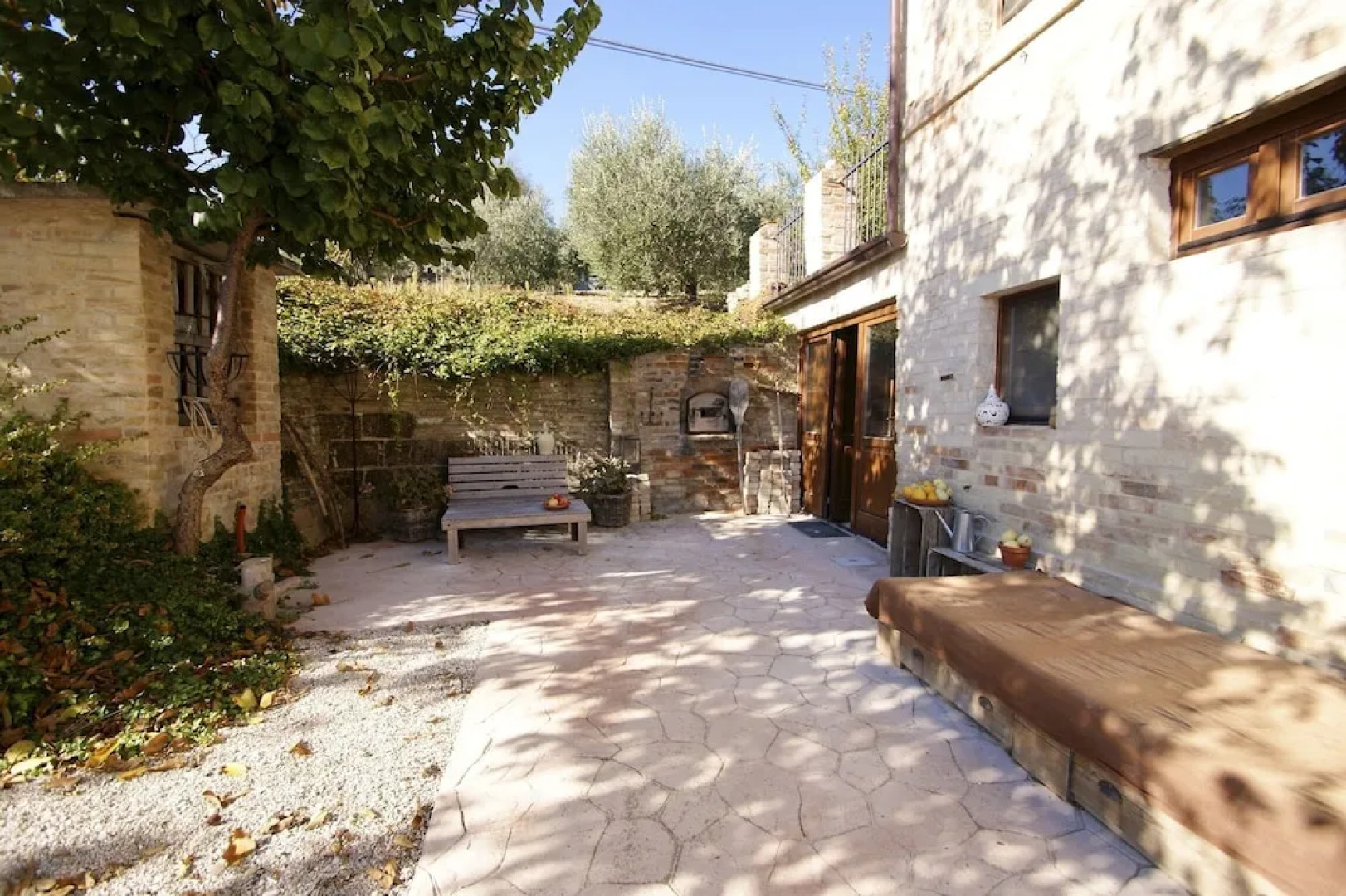 Charming 2-bed Apartment in Petritoli
