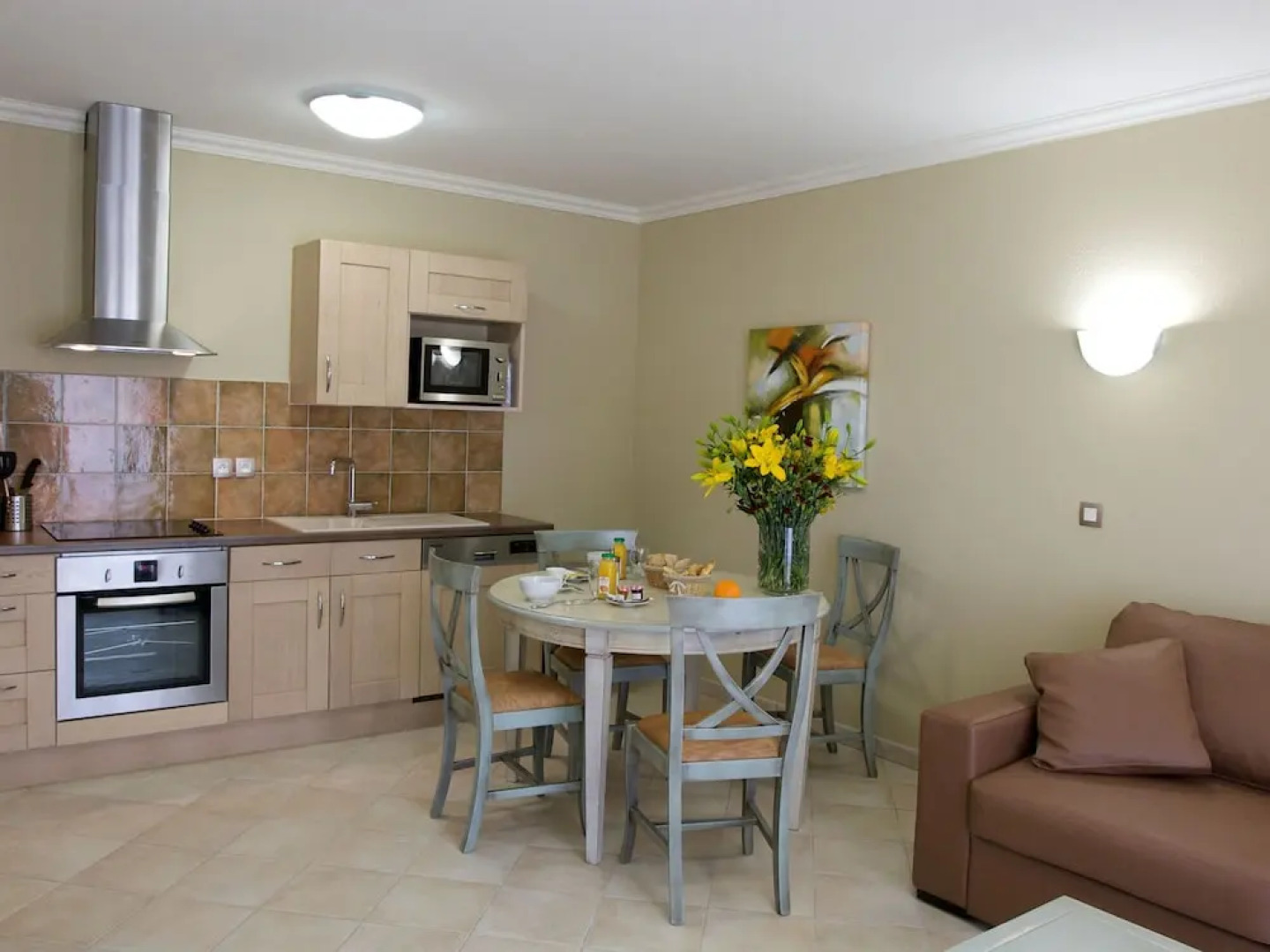 Neat Apartment With Dishwasher, in the Middle of Provence