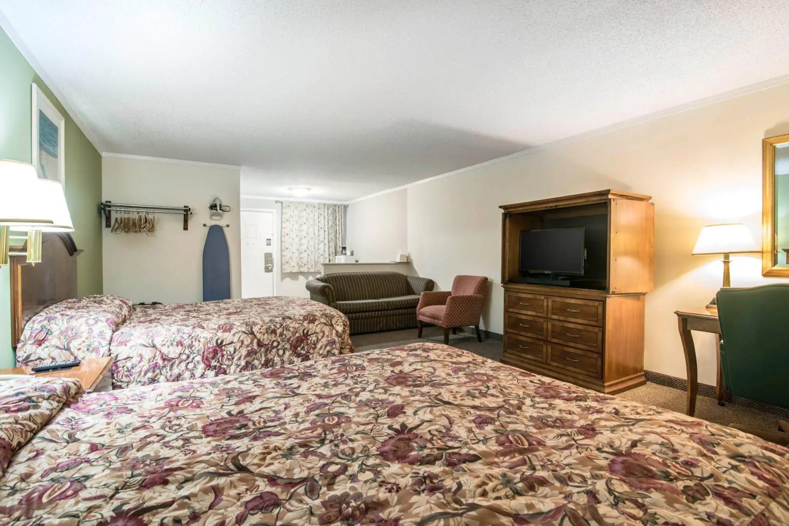 Rodeway Inn & Suites Ithaca South