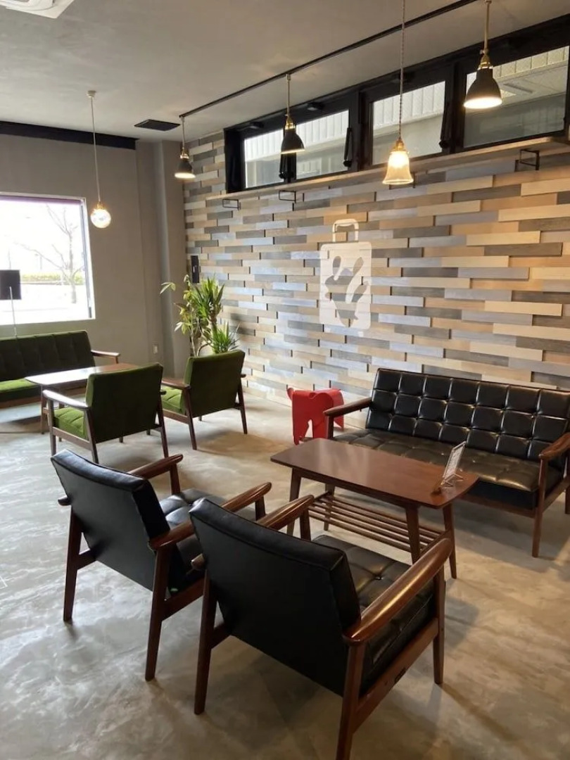 Nakaharaya Hostel & Café