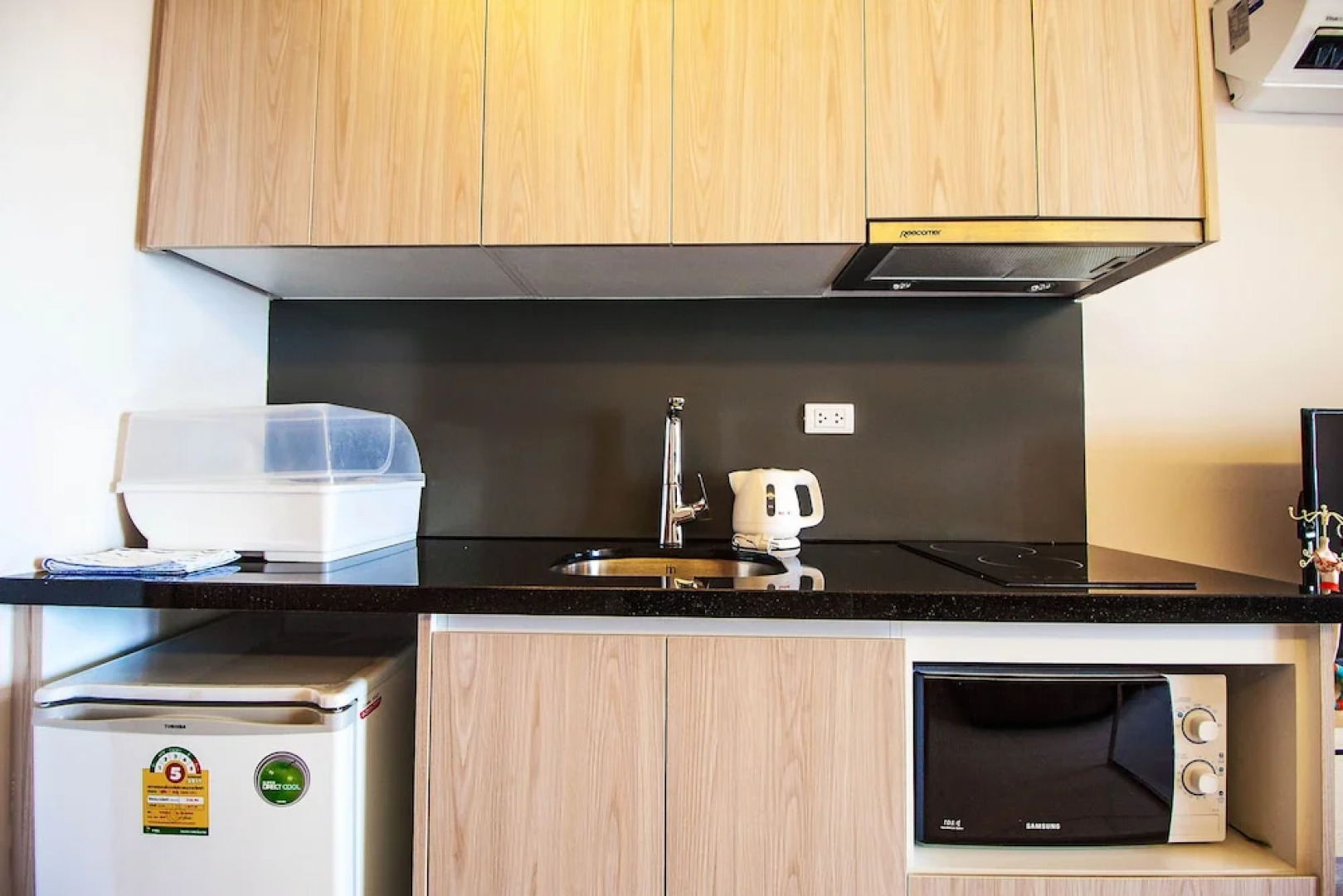 Laguna Bay 2 by PSR ASIA