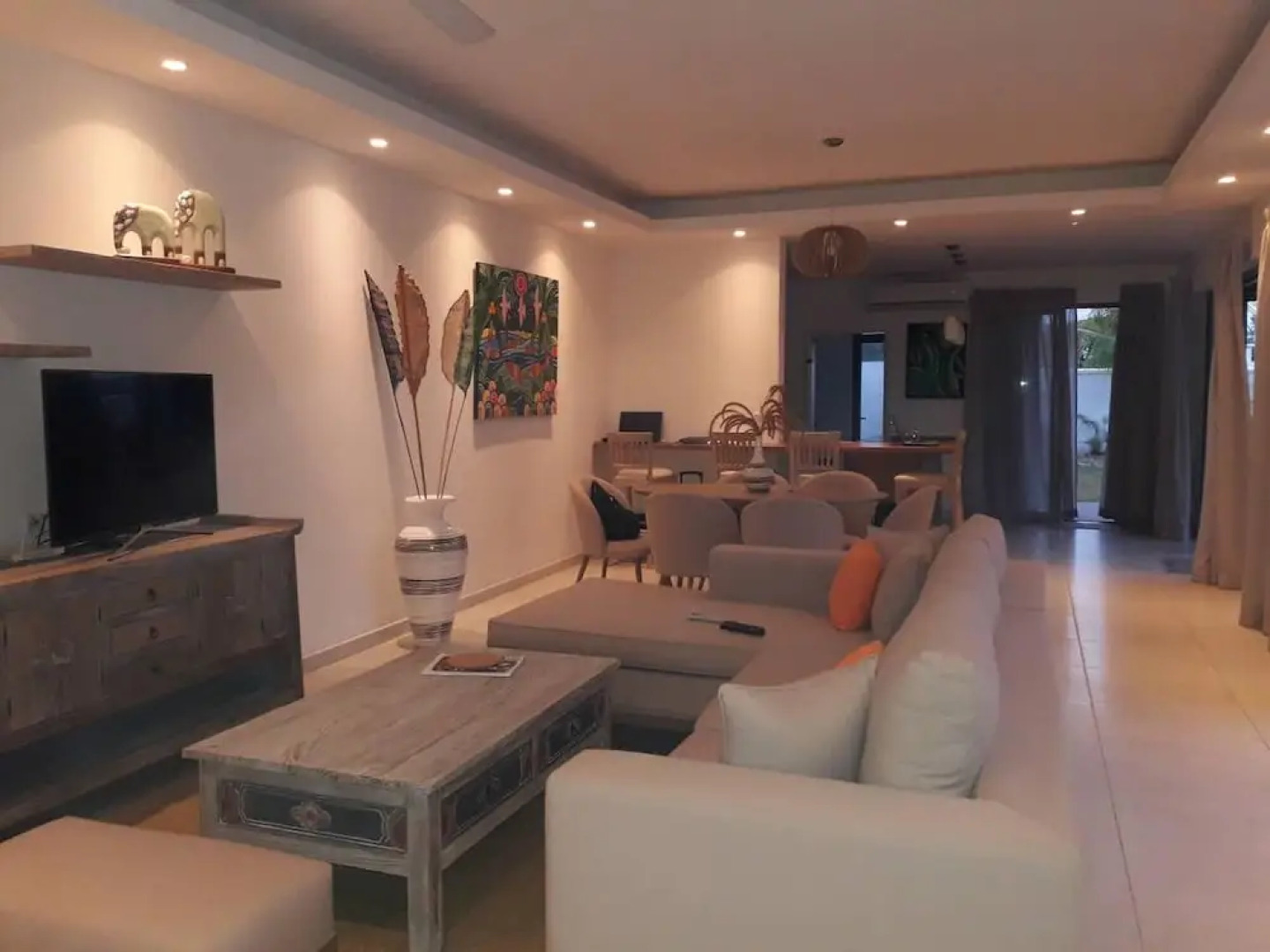 Villa with 3 Bedrooms in Pereybere, Grand Baie, with Private Pool, Enclosed Garden And Wifi