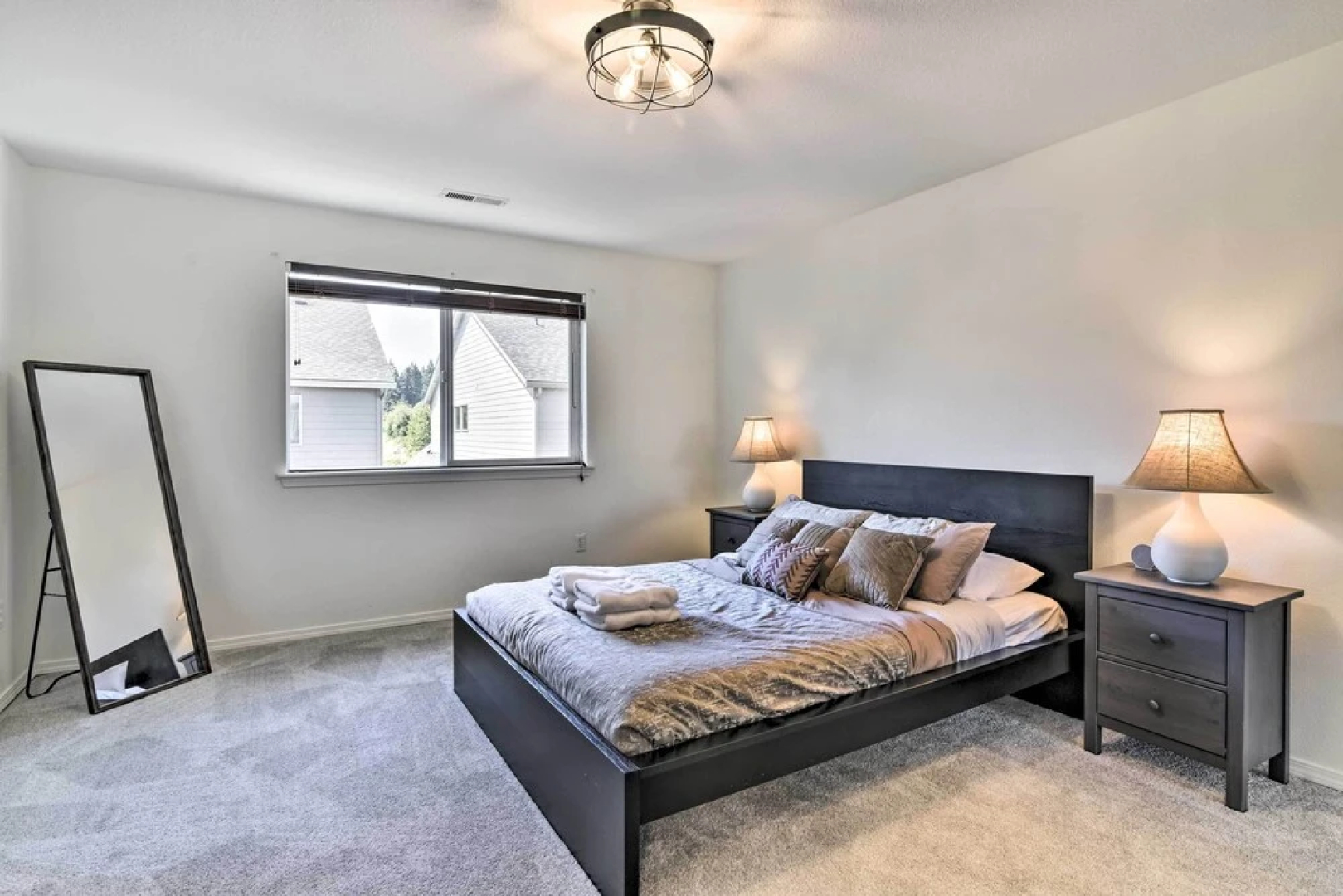 Lovely Vancouver Home < 18 Mi to Portland!
