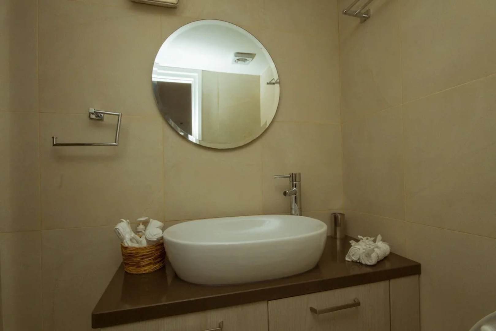 Thyone Uno Bal Cottage