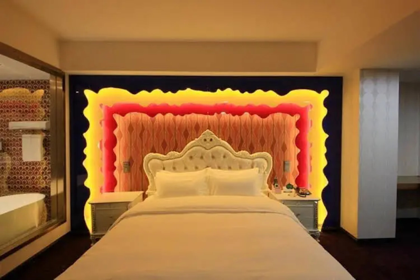 Luoyang Mubin Business Hotel