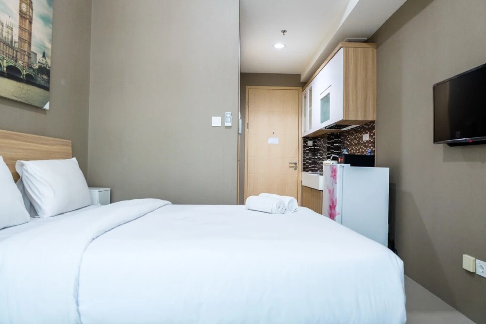 Cozy Studio Tree Park Apartment near ICE BSD