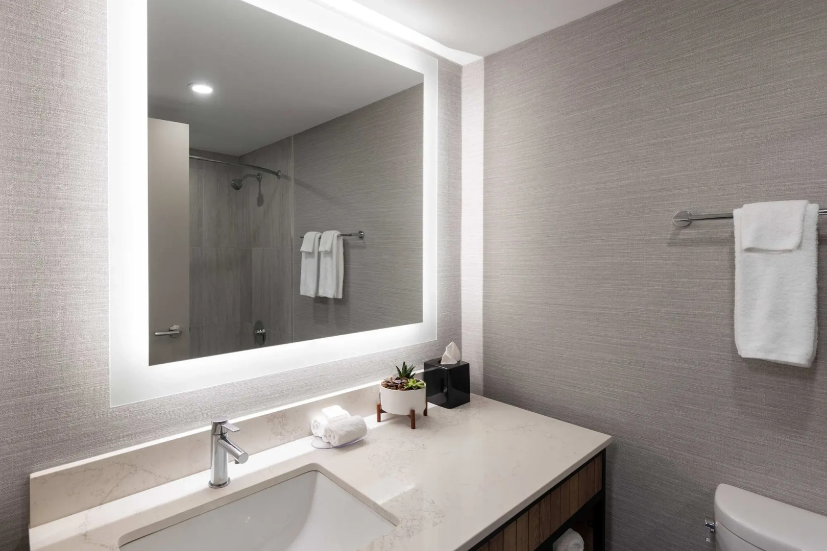 Valhalla Hotel & Conference Centre