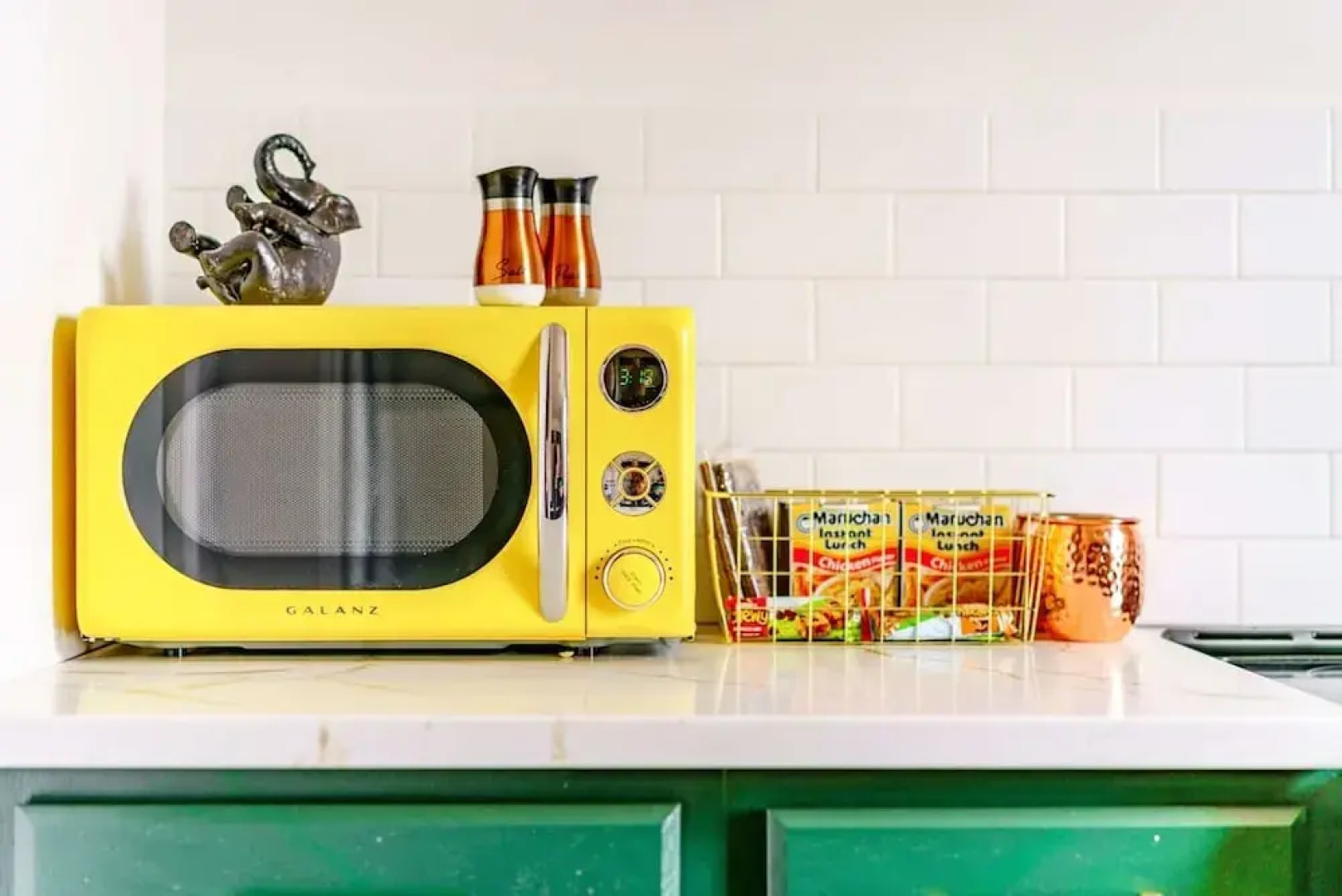 Prime Location Top Rated Clean Parking Free