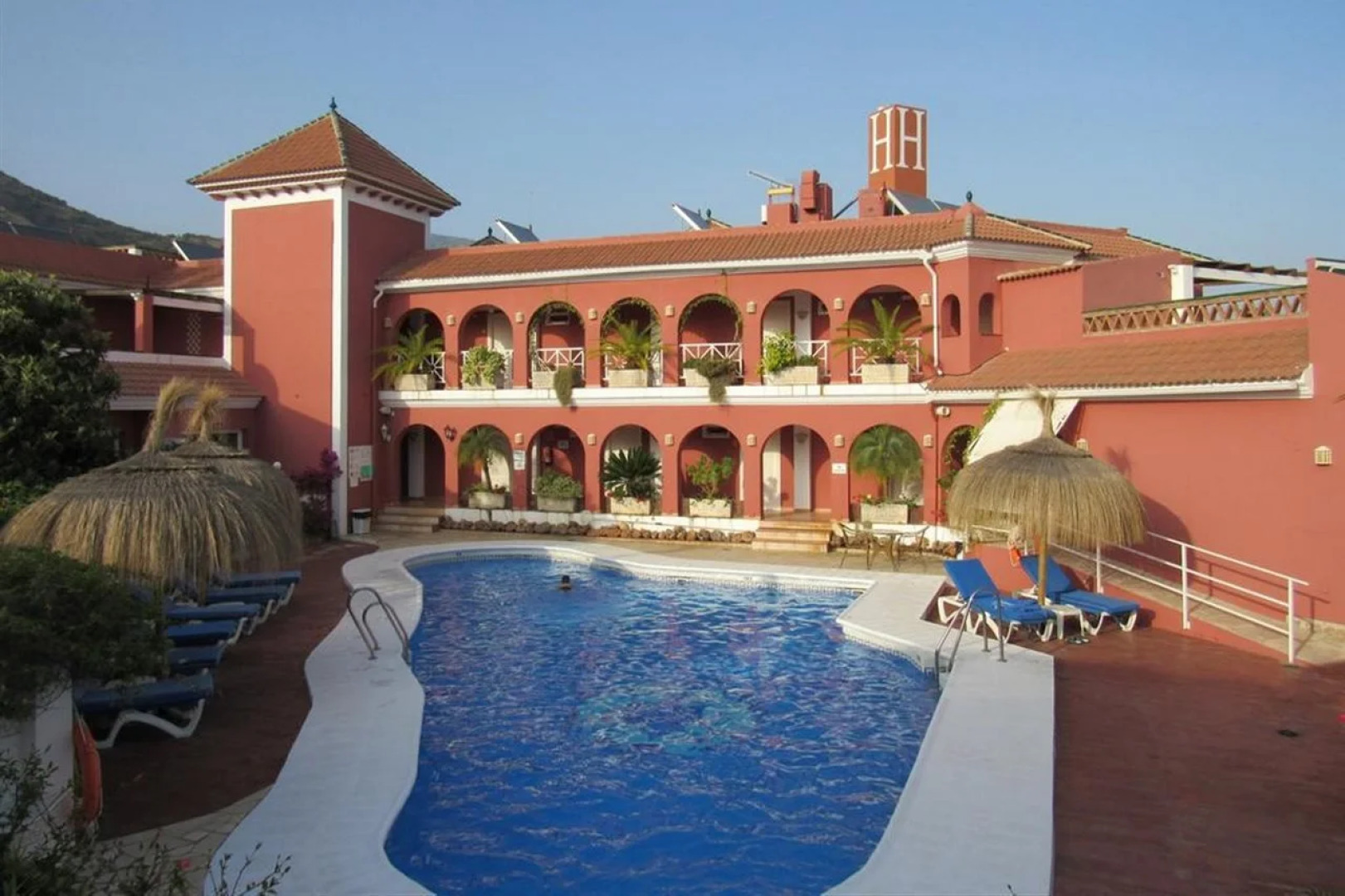 Отель Los Arcos