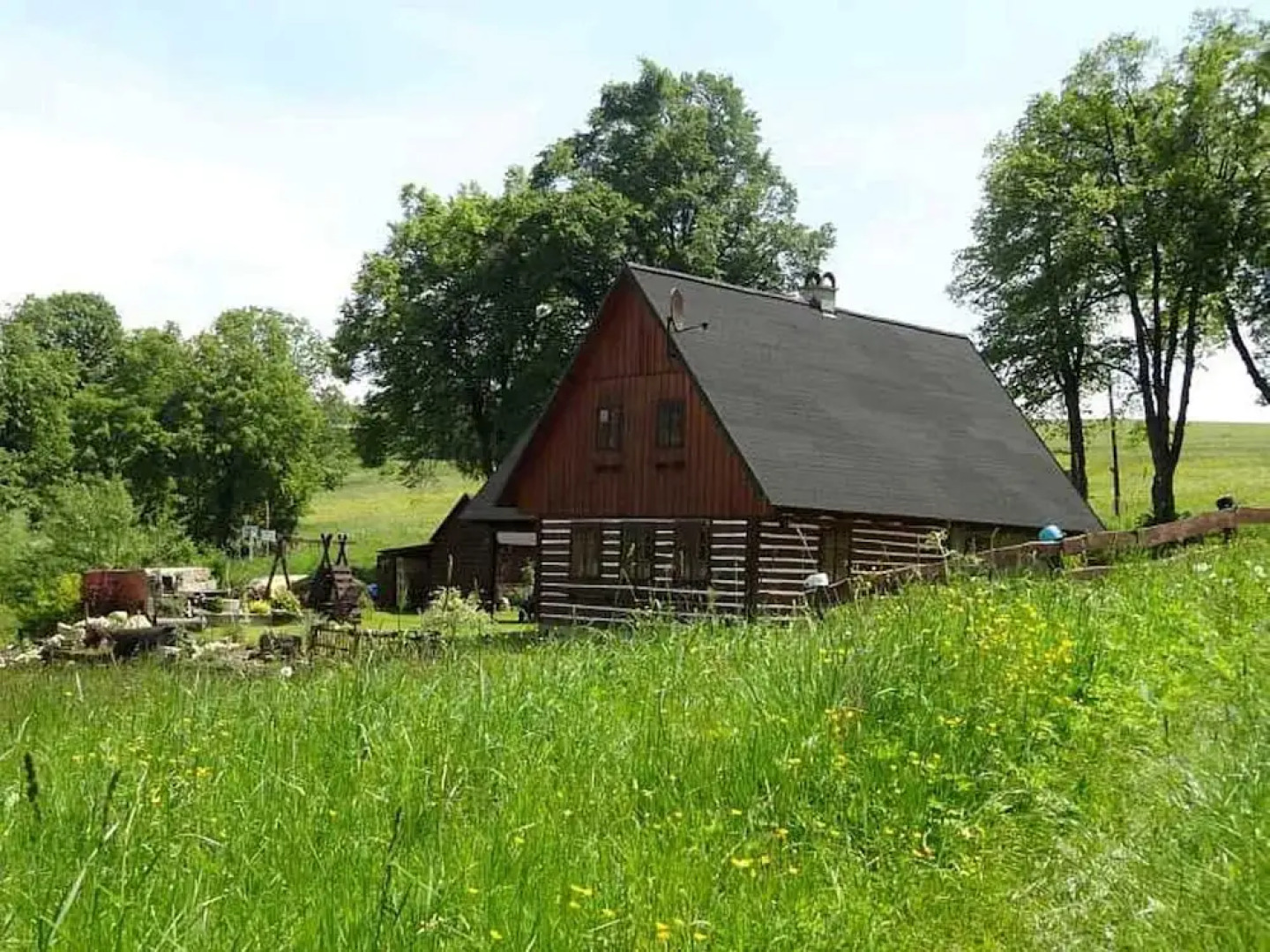 Cozy Holiday Home with Swimming Pool Bohemian