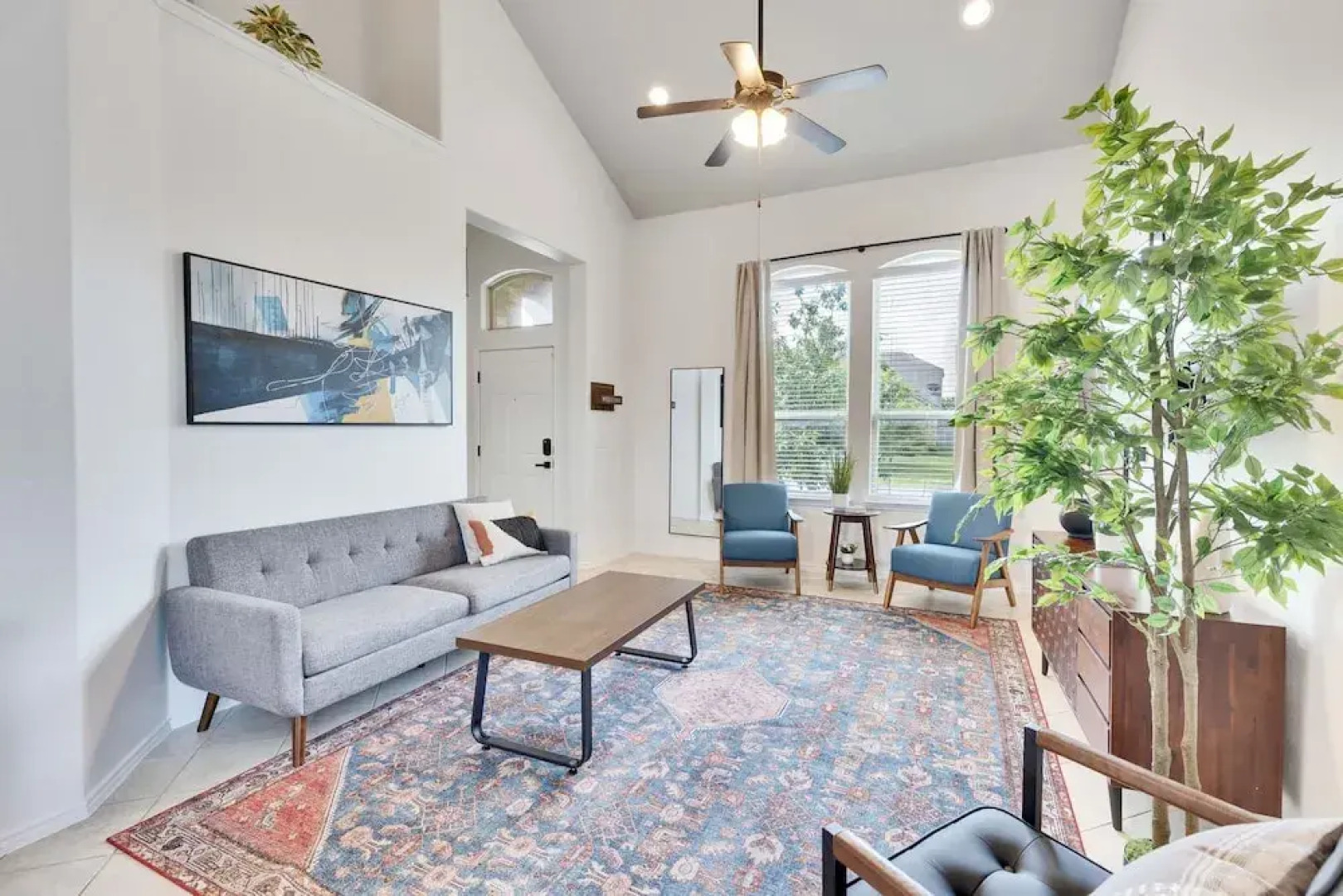 Luxury 4BR 2 5BA Home EV Charger Pool Access