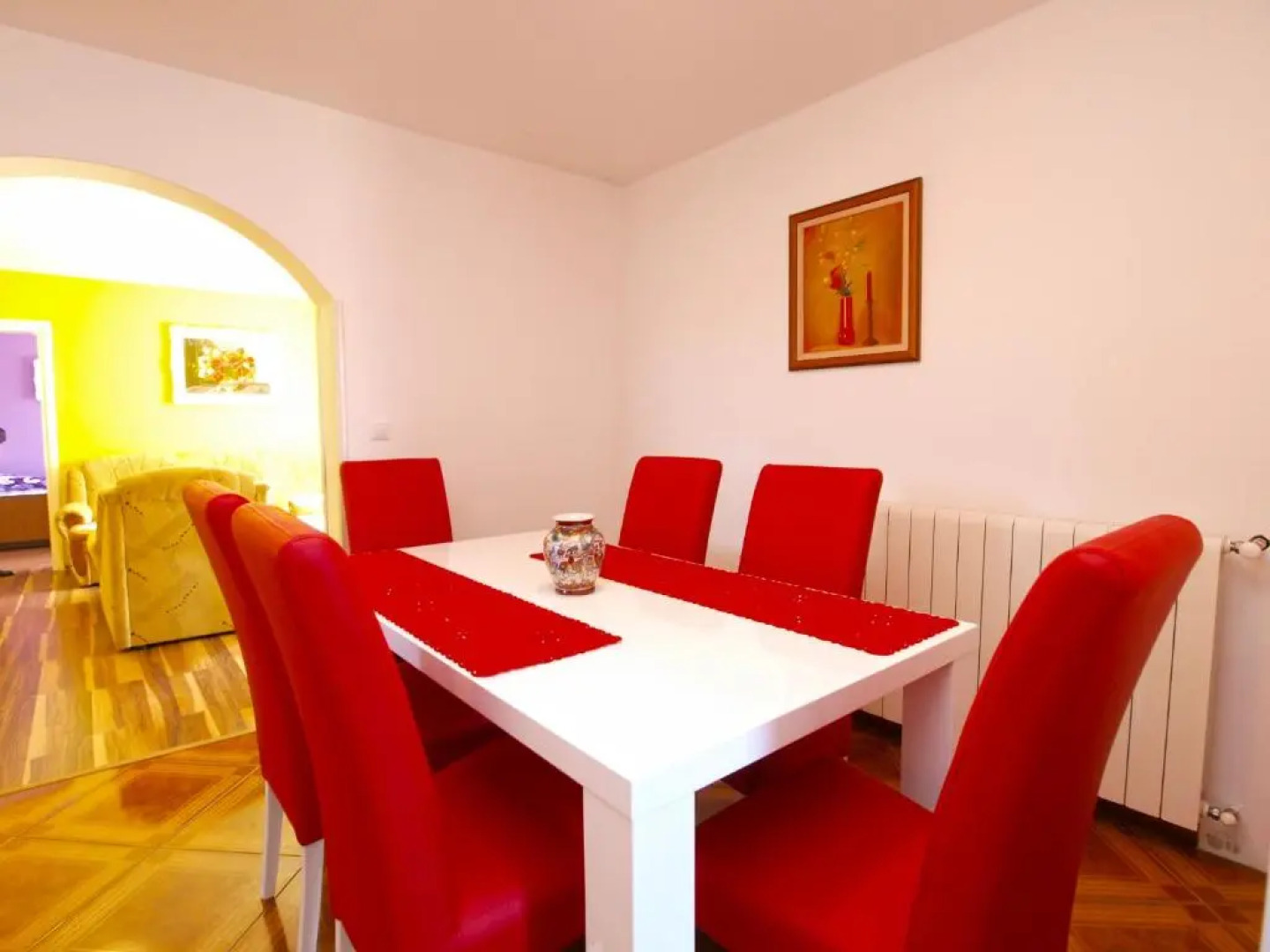 Apartment with pool 1038