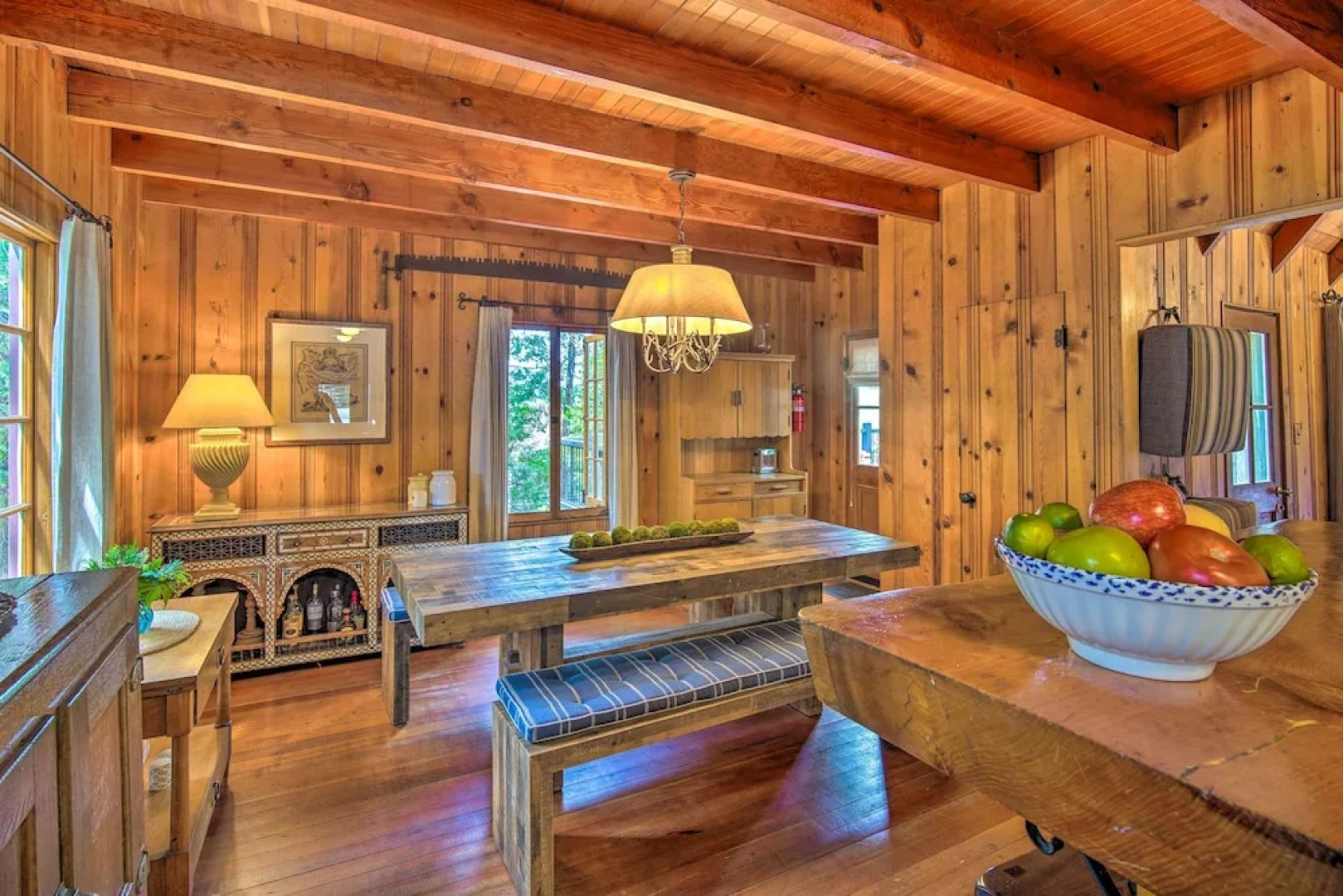 Vintage Lake Arrowhead Cabin - Walk to Lake!