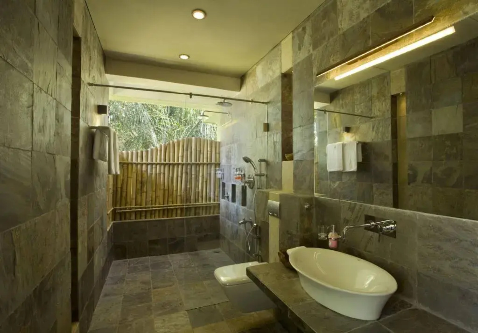 Waterwoods Lodge Kabini