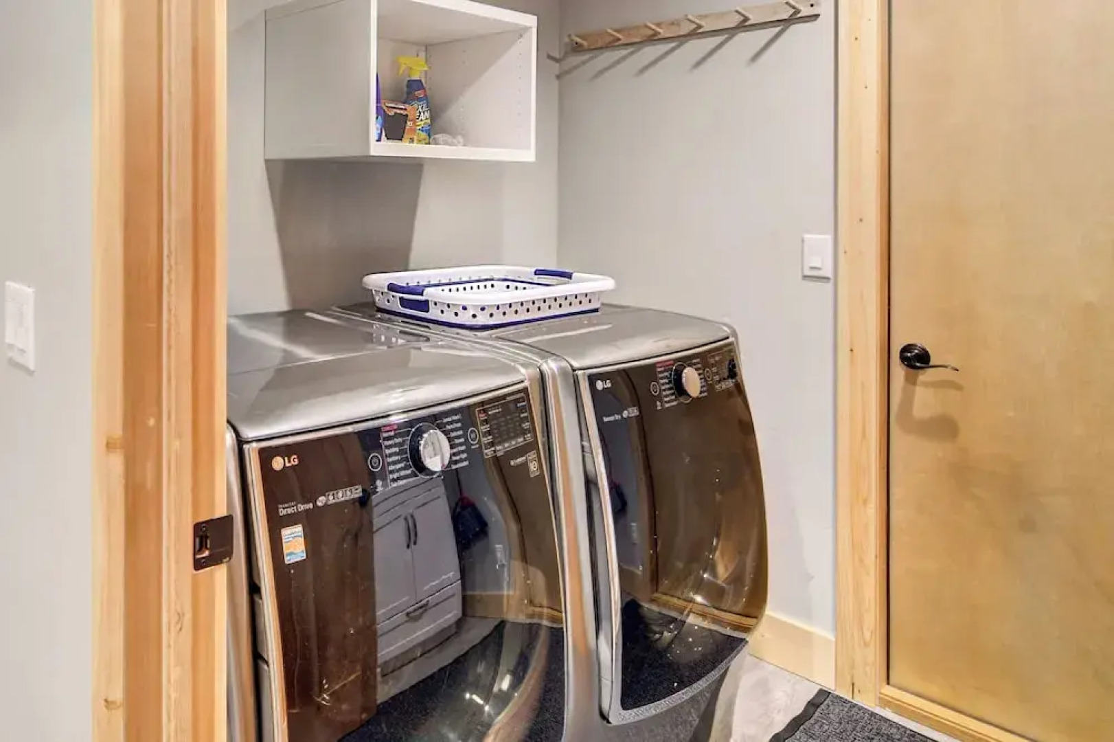 Hot Tub & Mtn Views: Waterfront Grand Lake Cabin!