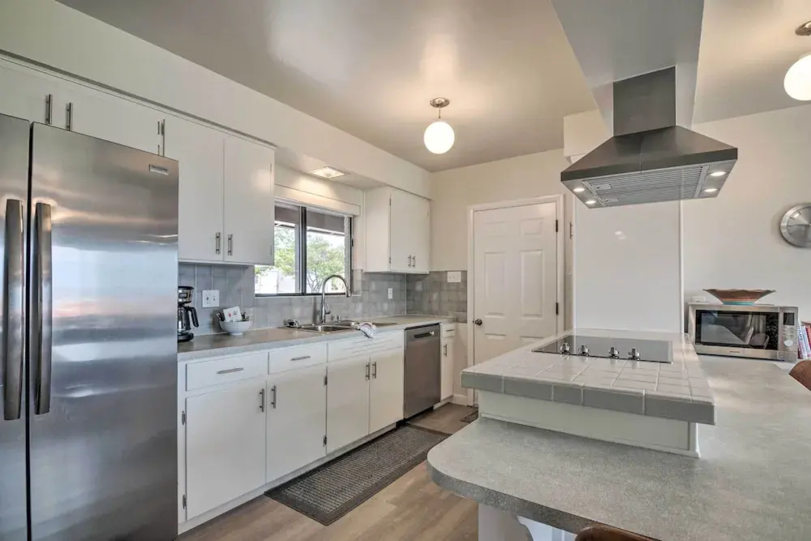 Lake Powell Views: Mid-century Home in Page