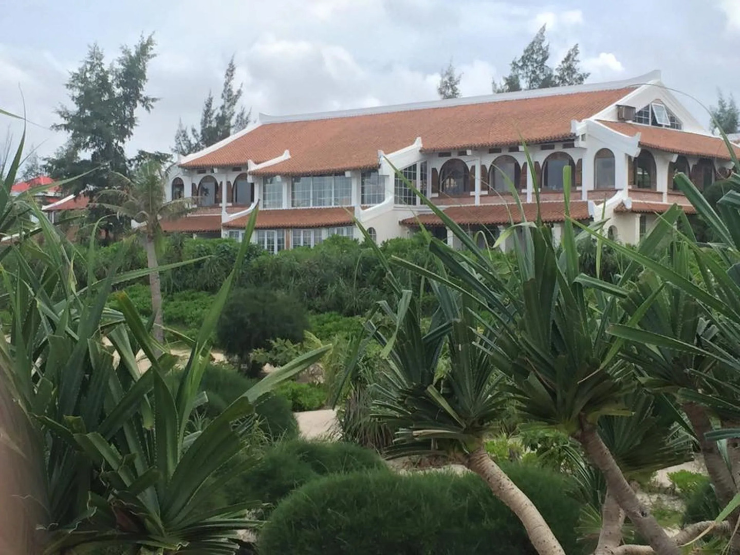 Villa Louise Hue Beach and Spa