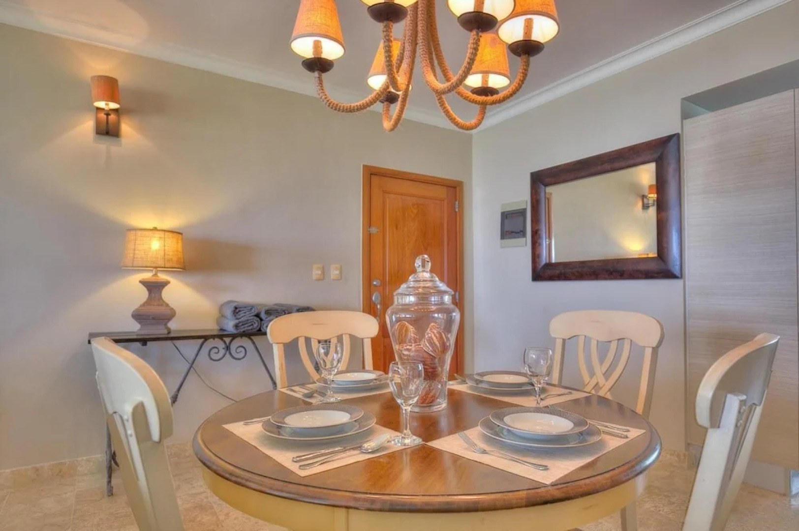 Beachfront Glamorous Apartment With Ocean Views