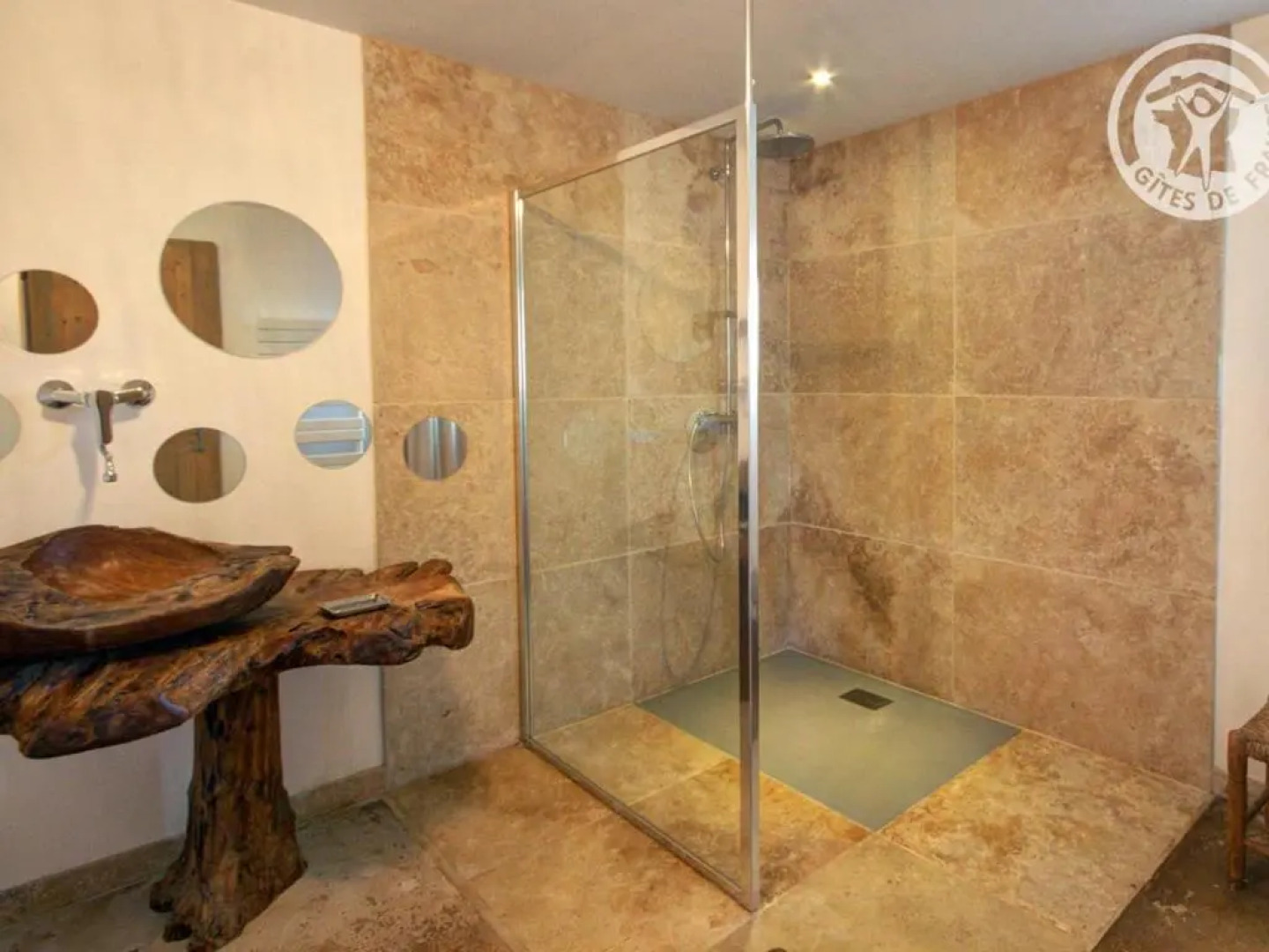 Gîte Saint-Germain-Lespinasse, 7 pièces, 14 personnes - FR-1-496-6