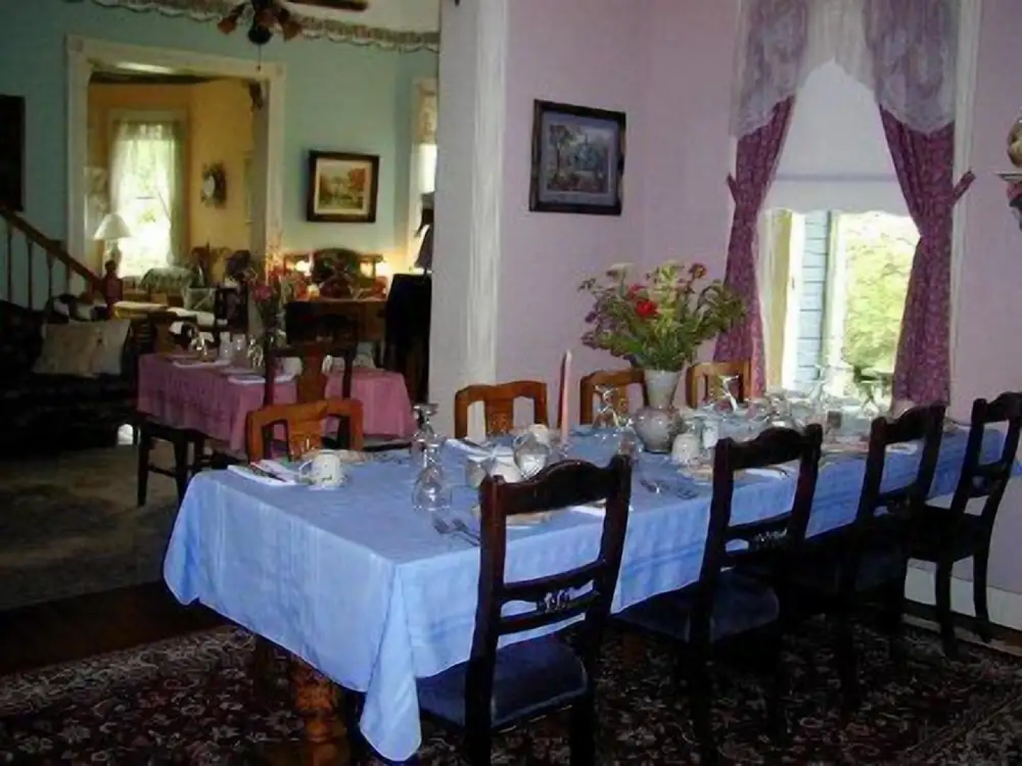 Robins Nest Bed & Breakfast