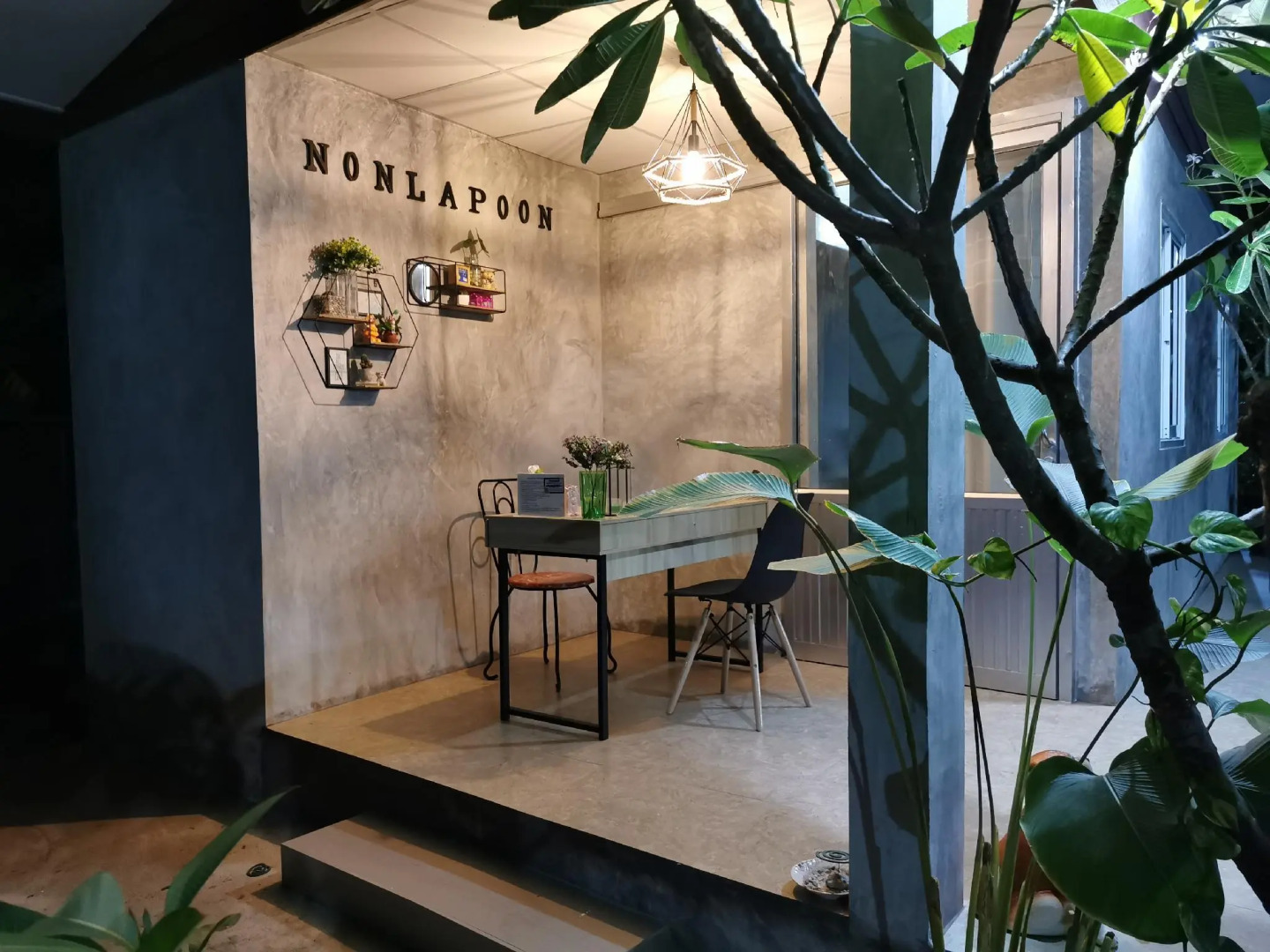 Non La-poon pool view