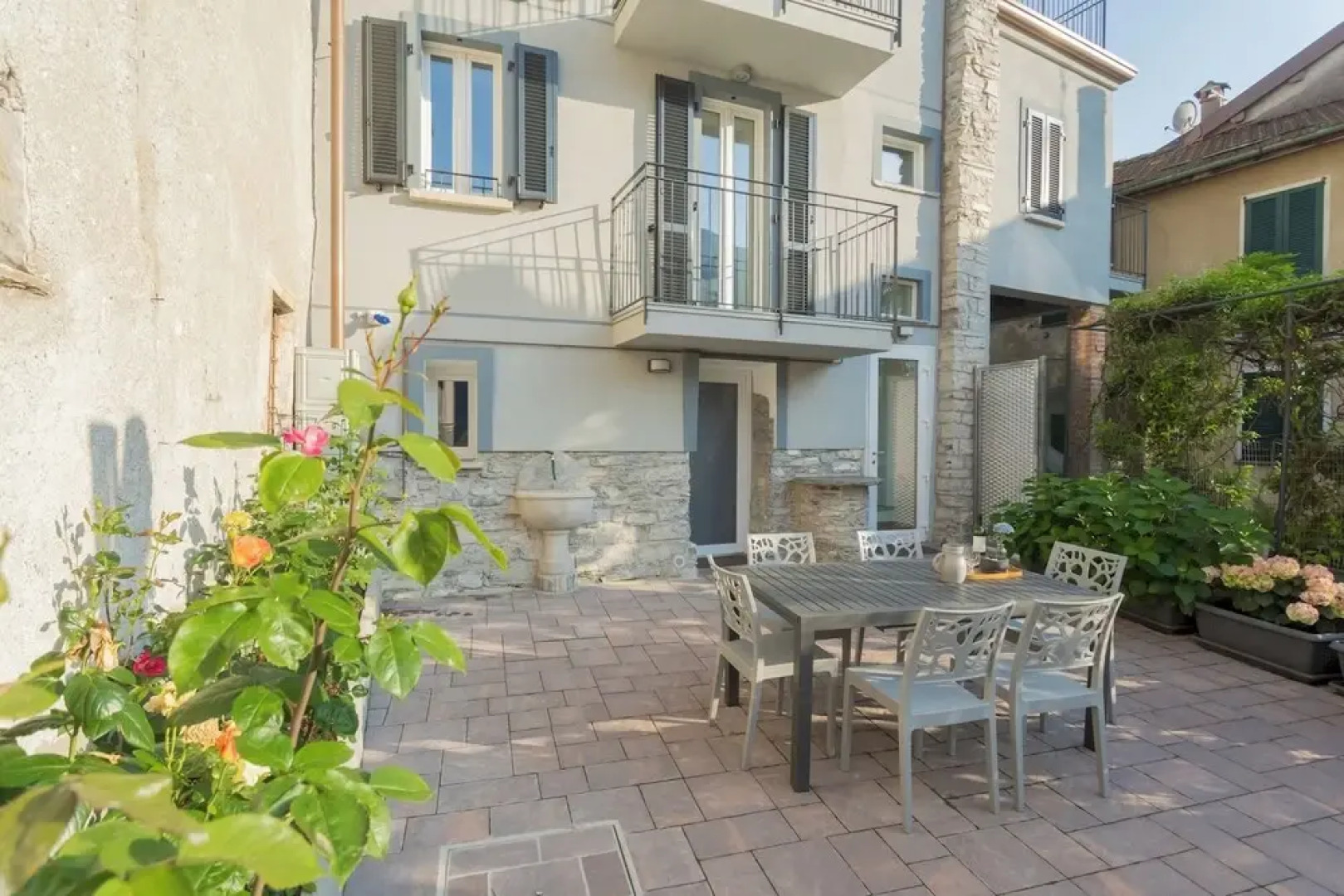 Pozzo Vertical Apartment With Garden and Parking by Rent all Como