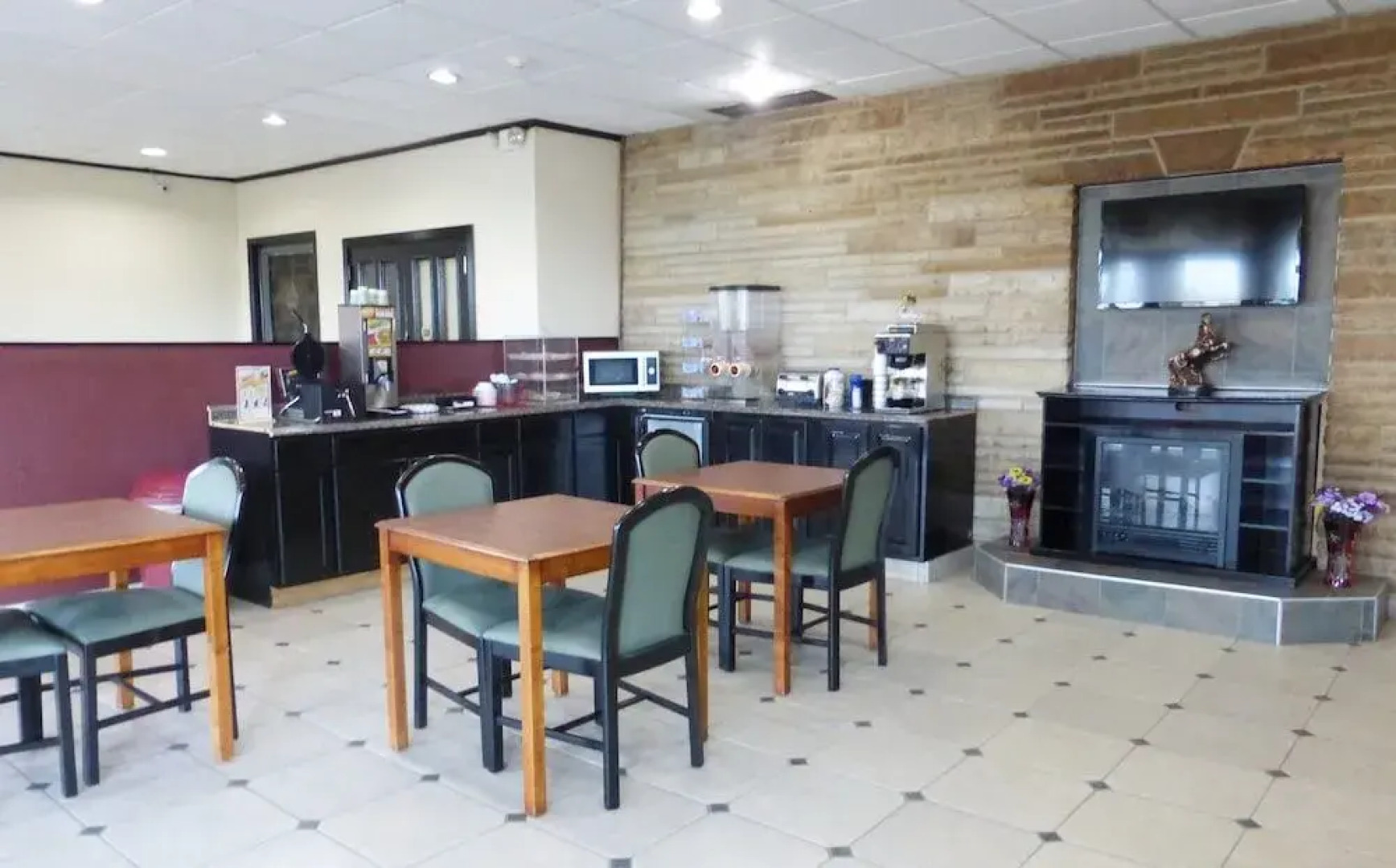 Red Roof Inn & Suites Piqua