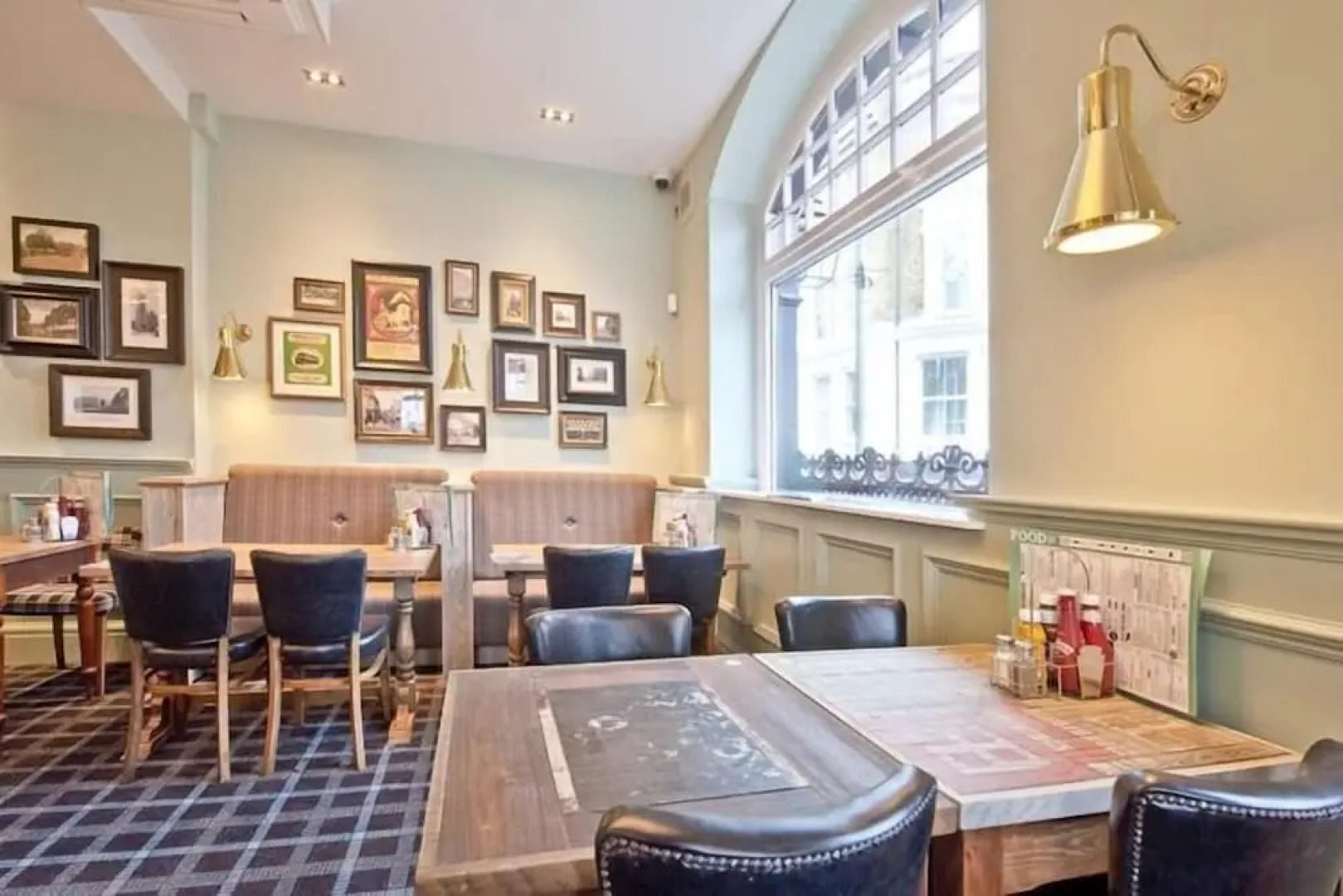 The Queen Hotel Wetherspoon