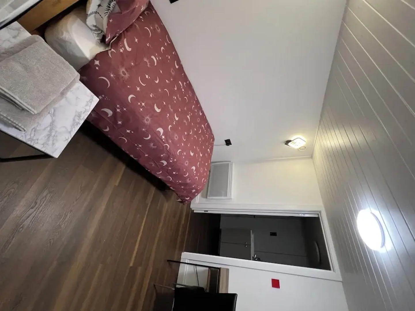 OYO Welsh Holiday Accommodation - Modern Stay