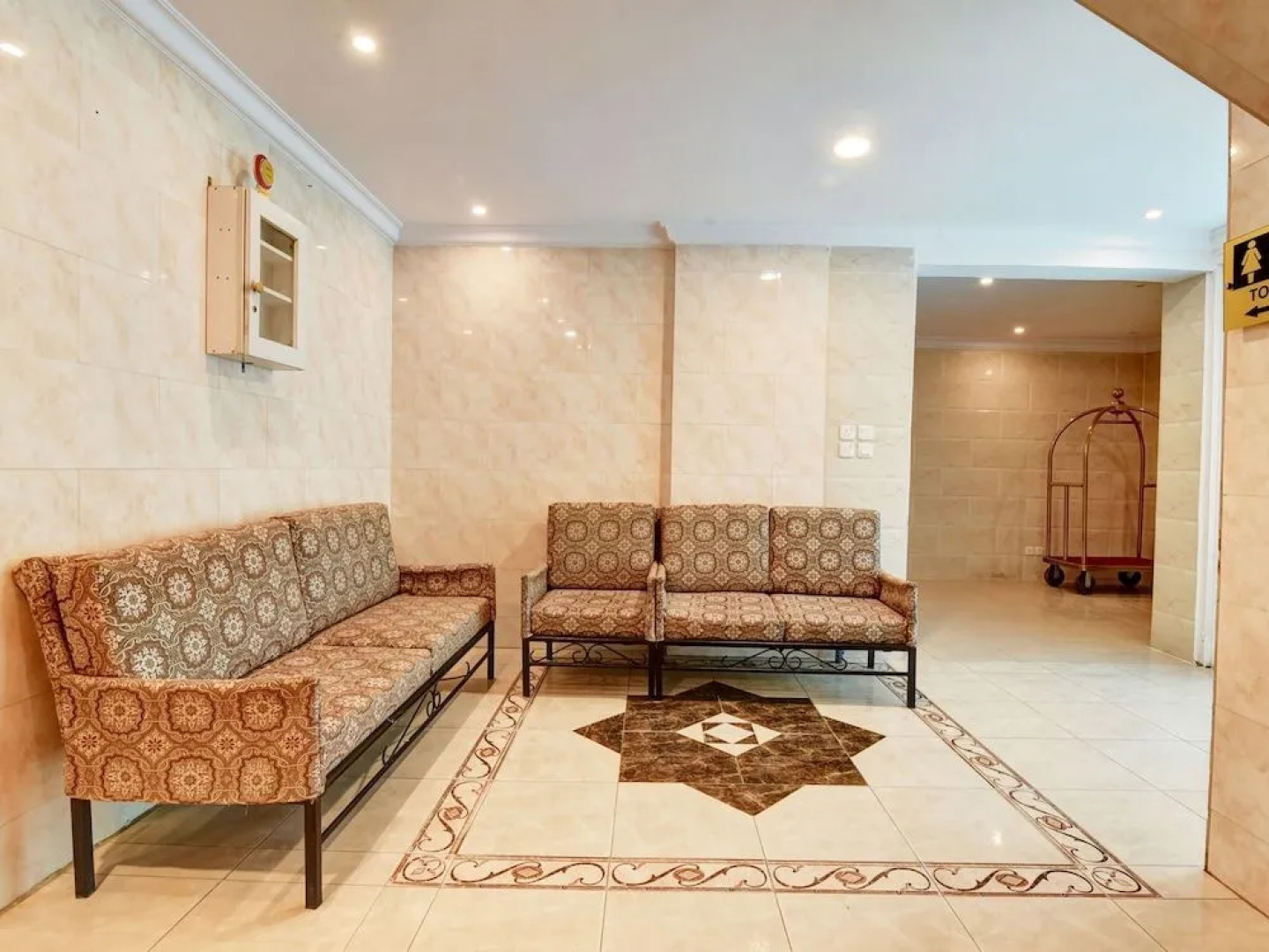 OYO 405 Nujom Al-Jazerah