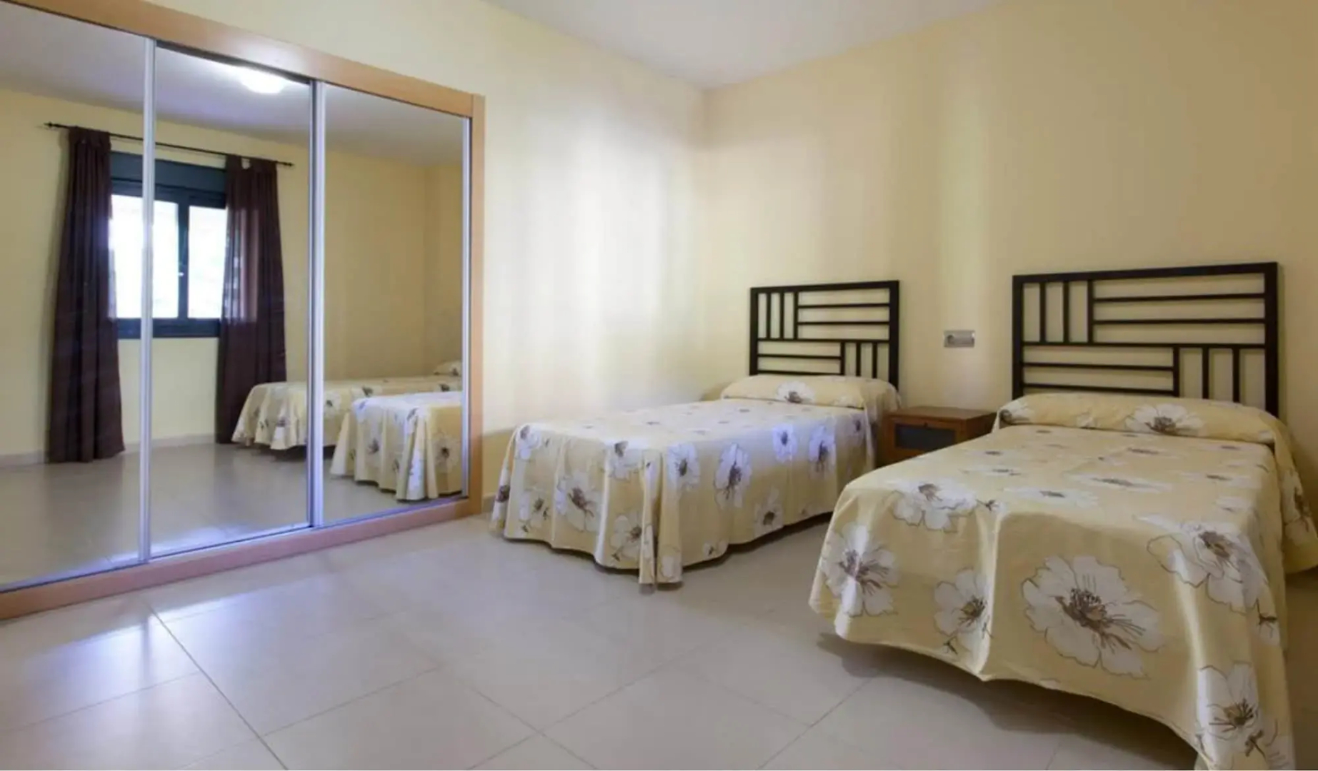 Apartamentos Playamarina