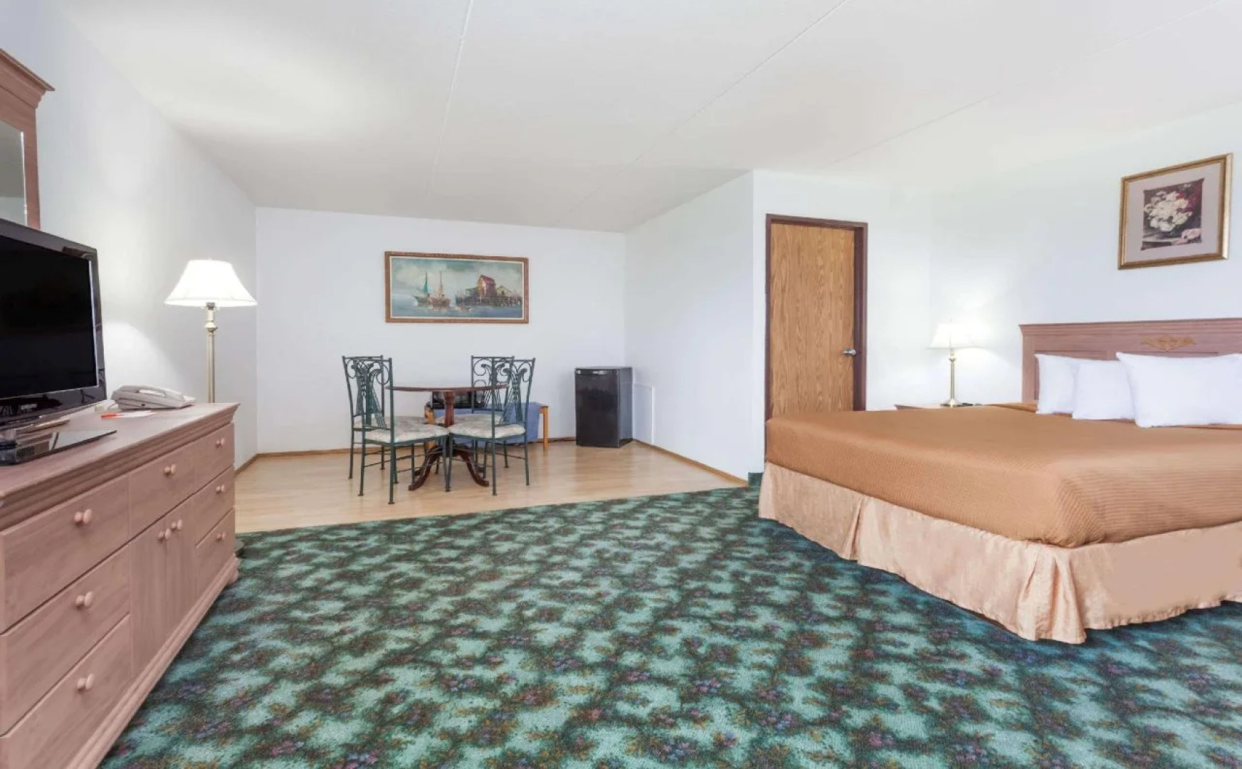 Howard Johnson Melville