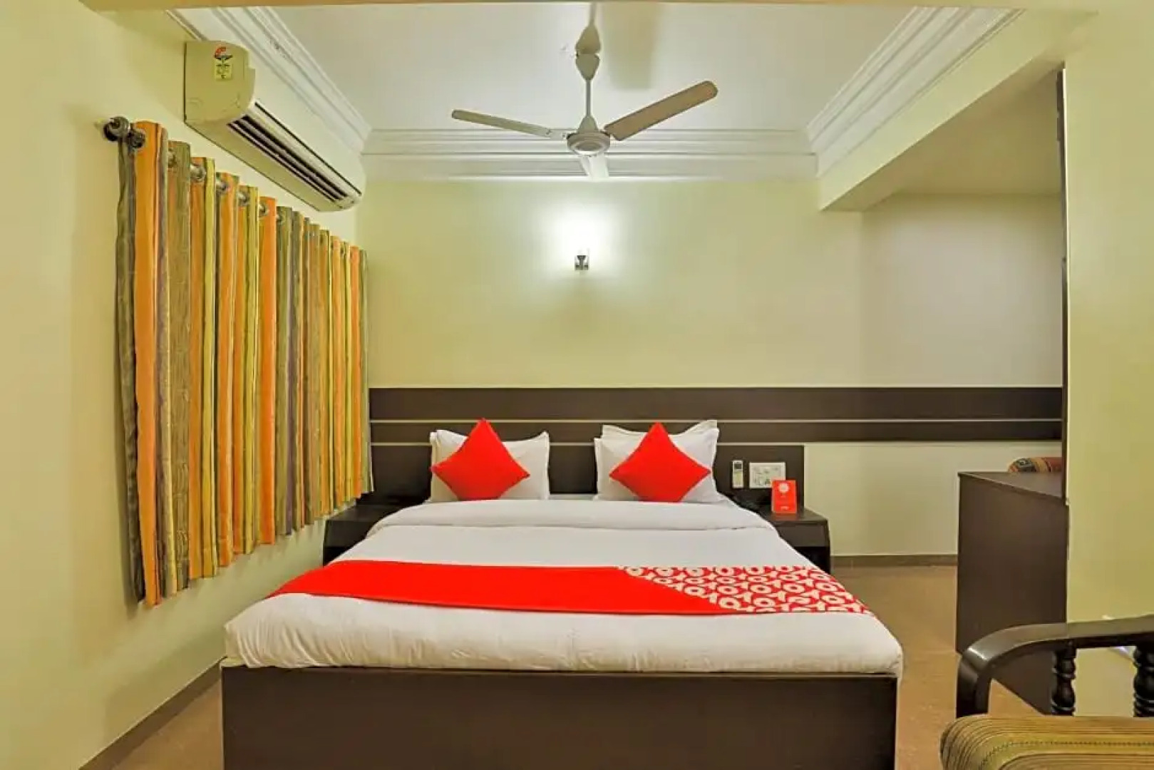 OYO 17117 Hotel Rainbow