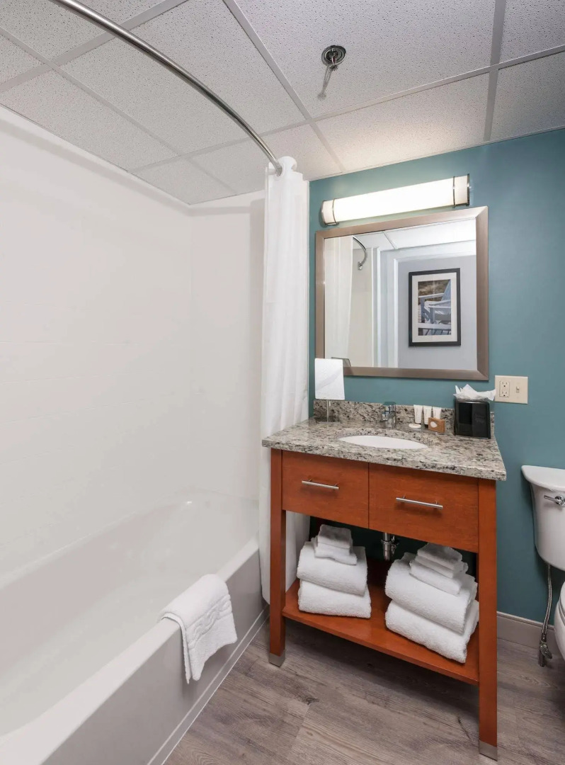 Rockland Harbor Hotel