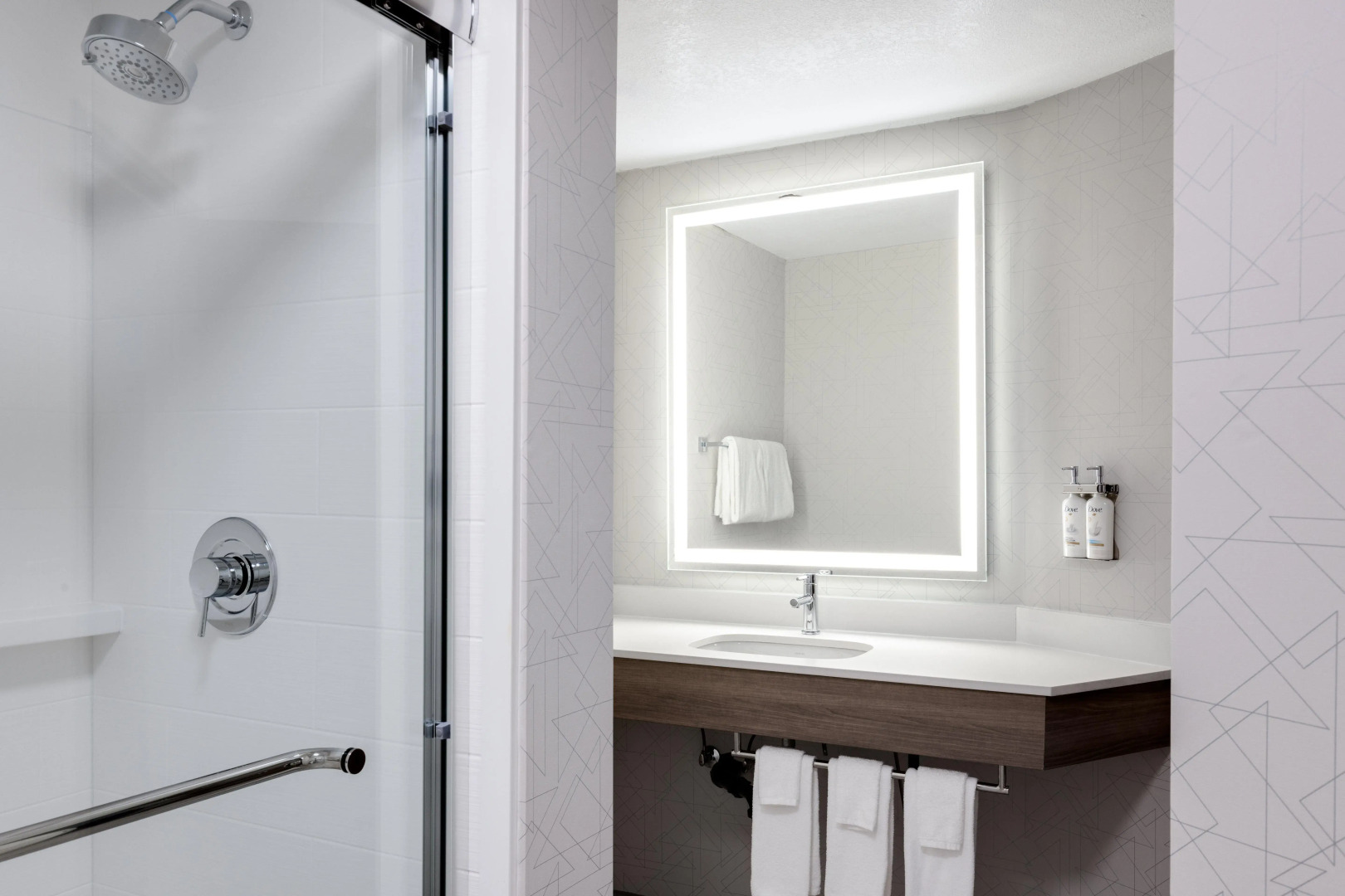 Holiday Inn Express Portland South-Lake Oswego by IHG