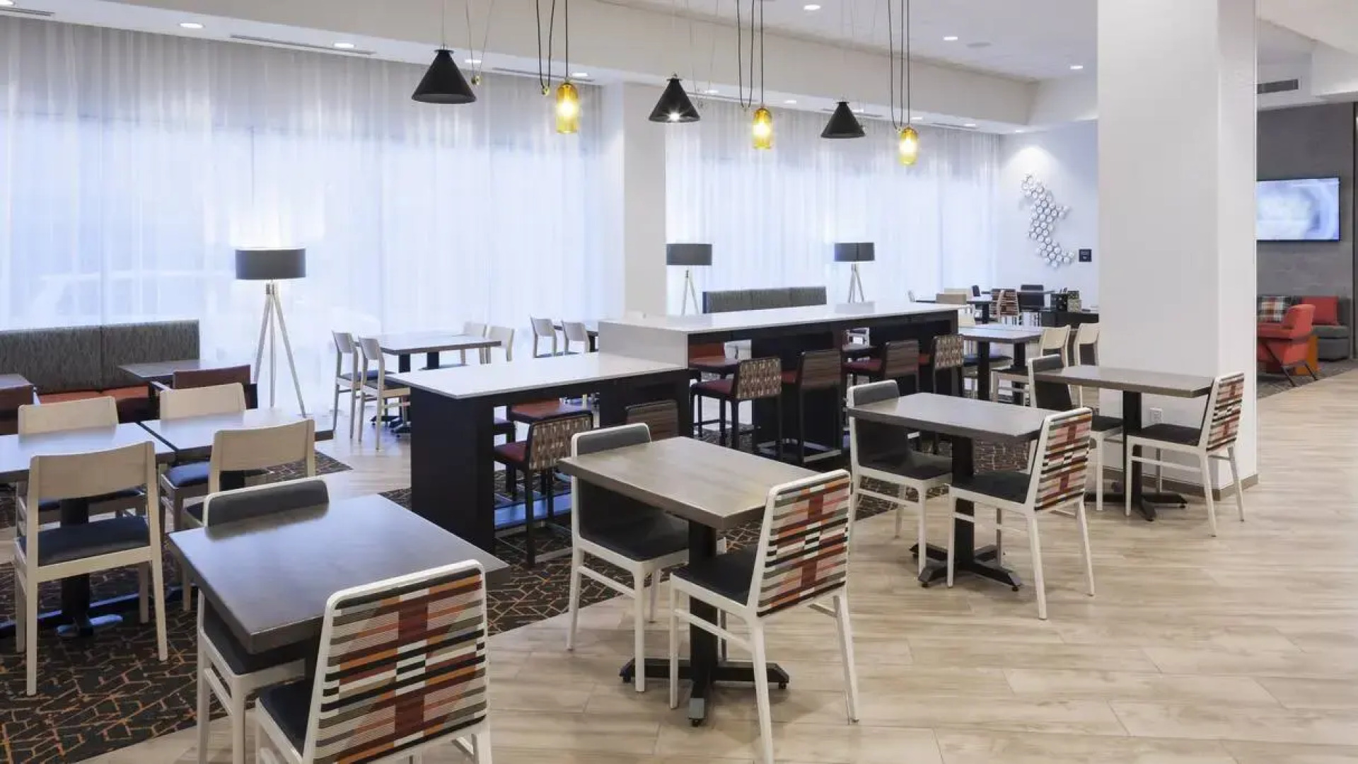 Hampton Inn And Suites Phoenix Downtown