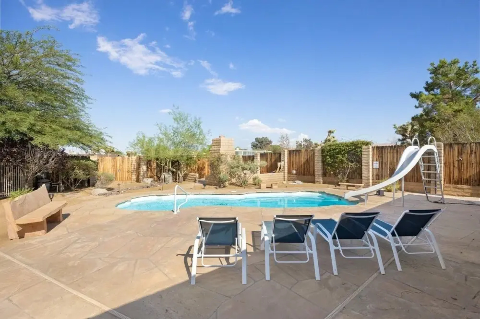 Roadrunner Inn - Pool, Hot Tub, Bbq And Fire Pit! 2 Bedroom Home by RedAwning