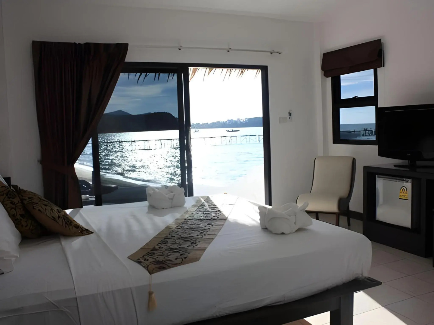 Samui Pier Beach Front Resort