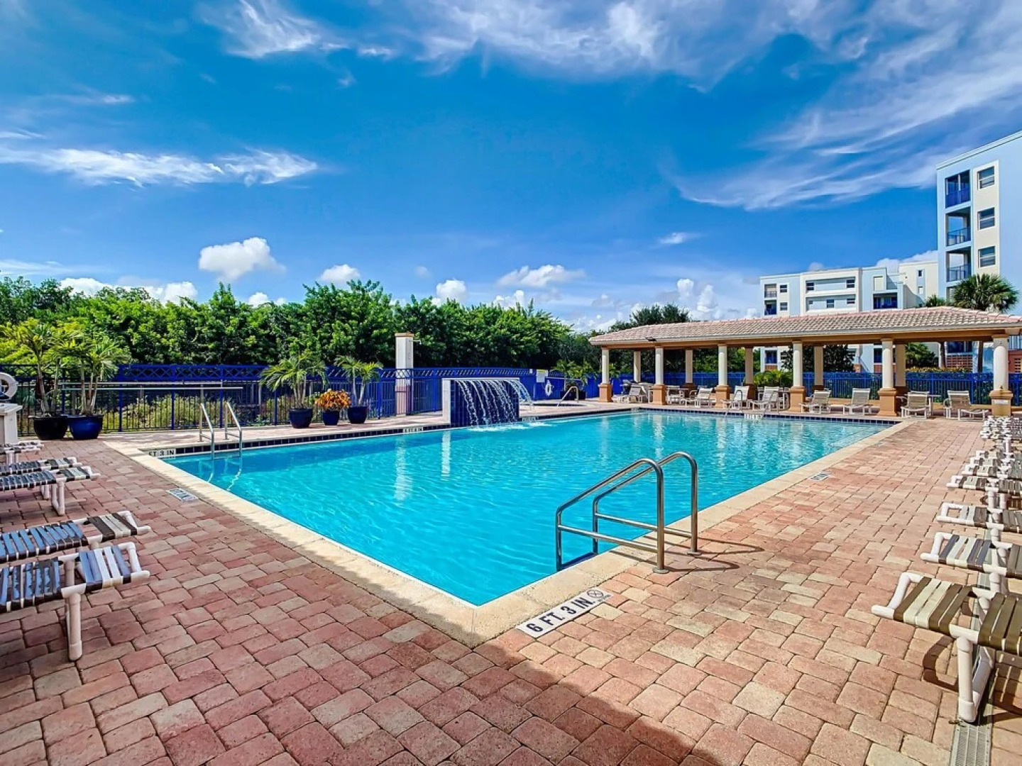 Oceanwalk Jr Penthouse Across From Pool Tennis Shuffleboard Walk to Beach Ow7 207