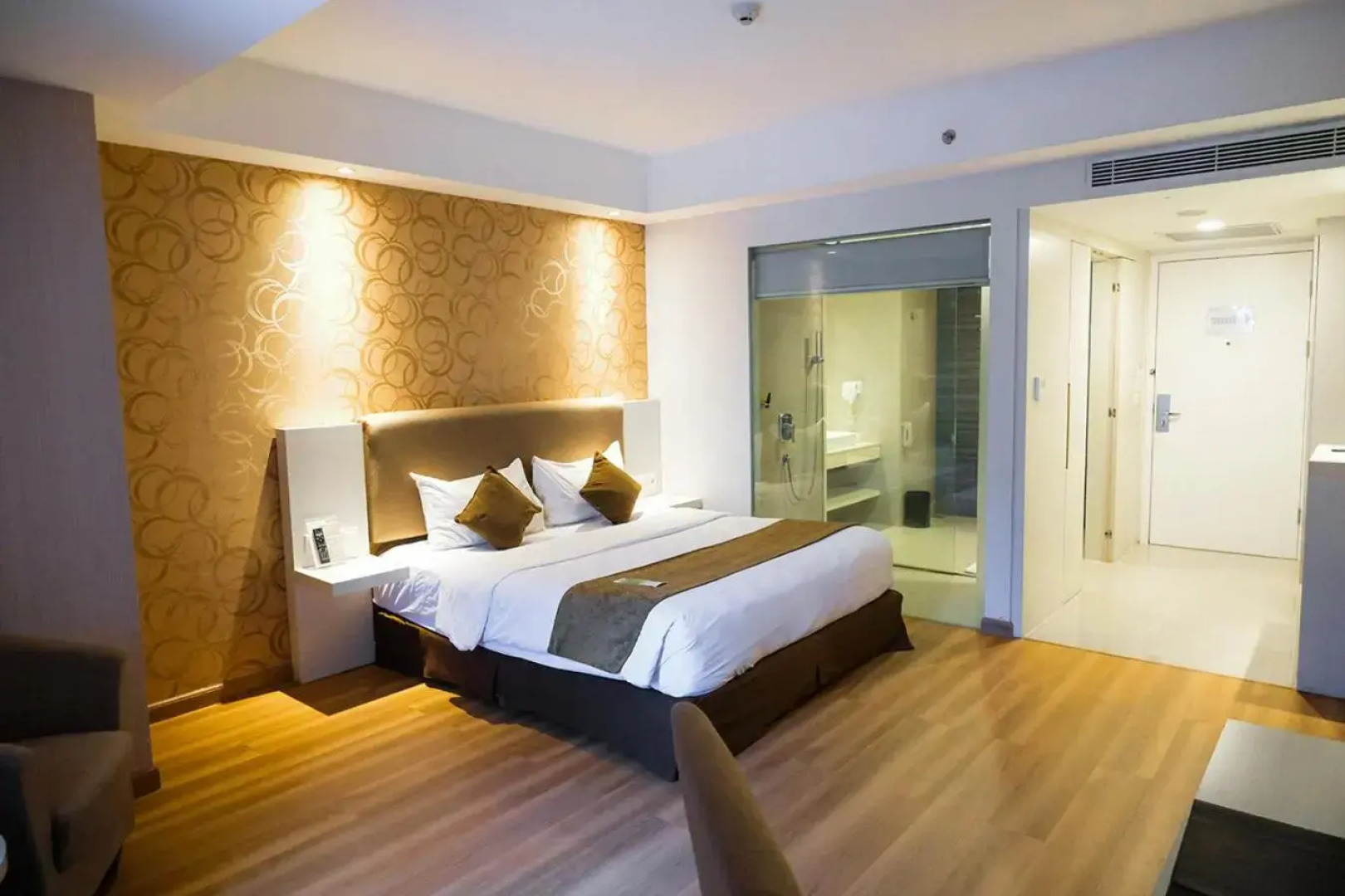 Platinum Adisucipto Hotel & Conference