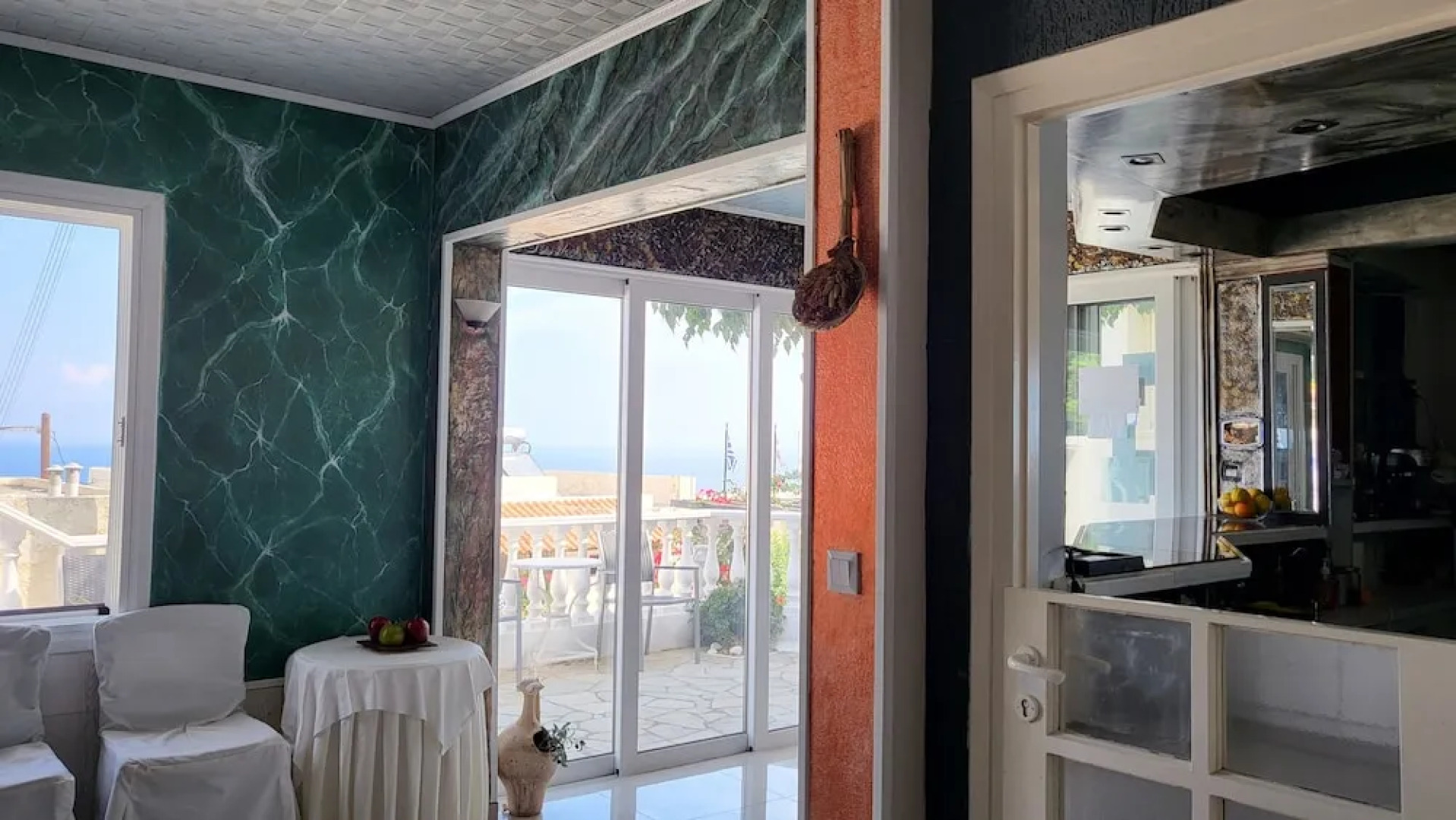 Studio Quiet And Peaceful And Very Relaxing With Kitchen, Shared Pool and Ac